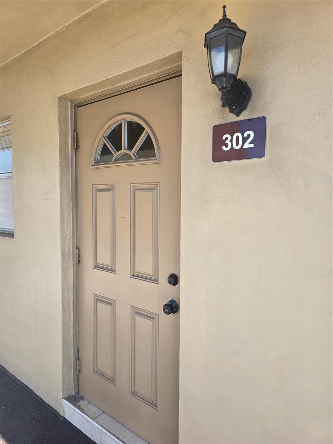 Condominium in Lauderdale Lakes — photo 1 of 13