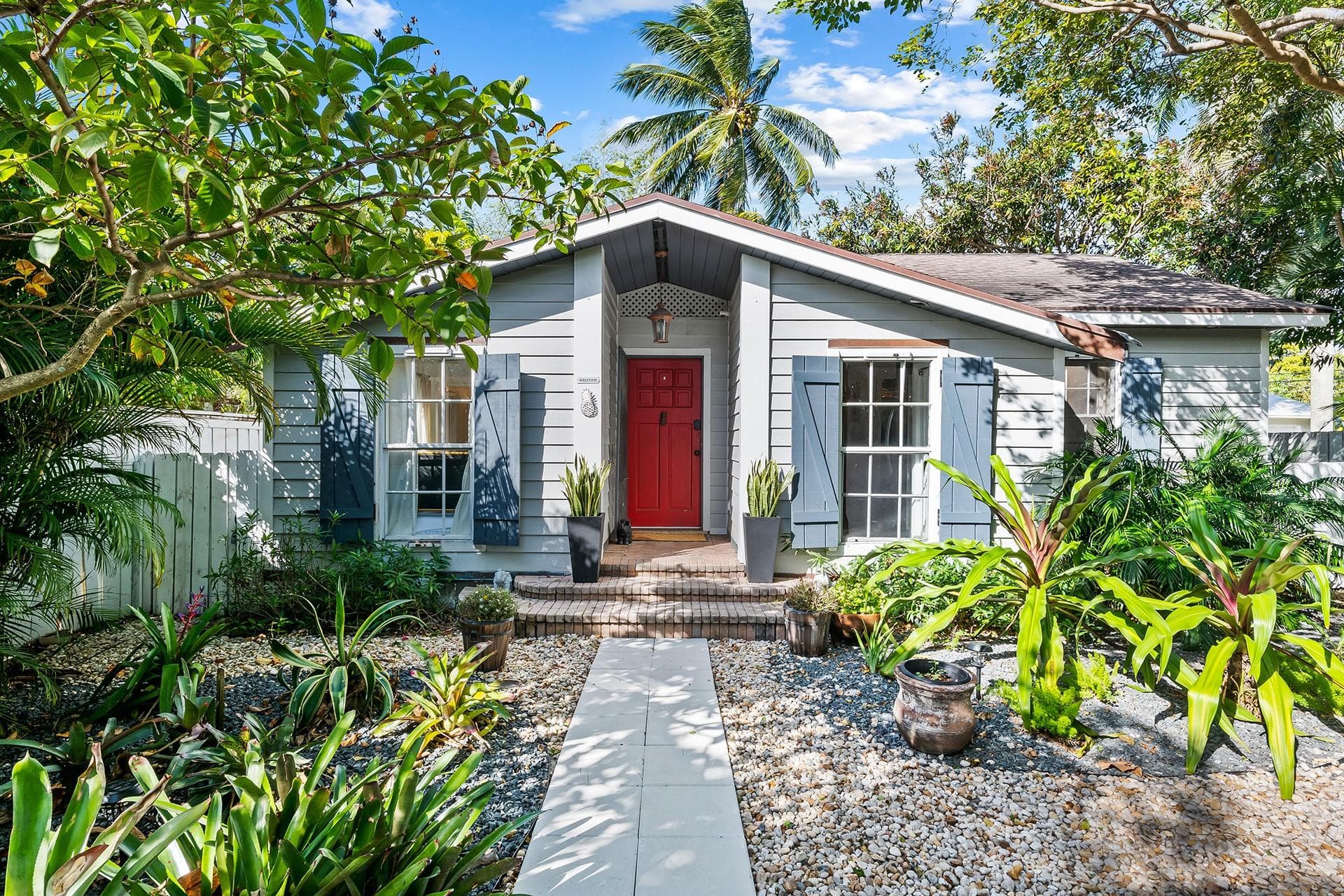 411 SW 10th Street, Fort Lauderdale, FL 33315 — photo 1 of 26