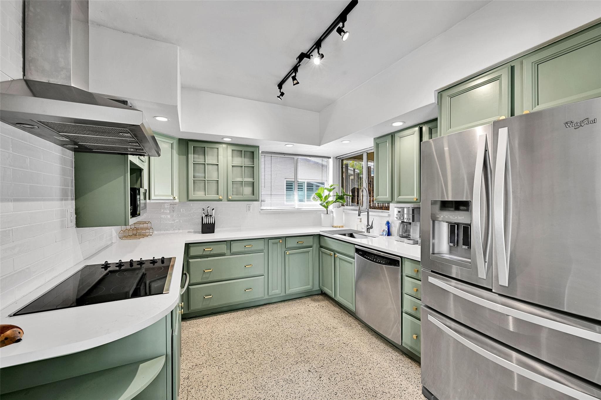 818 NE 18th Street, Fort Lauderdale, FL 33305 — photo 8 of 44