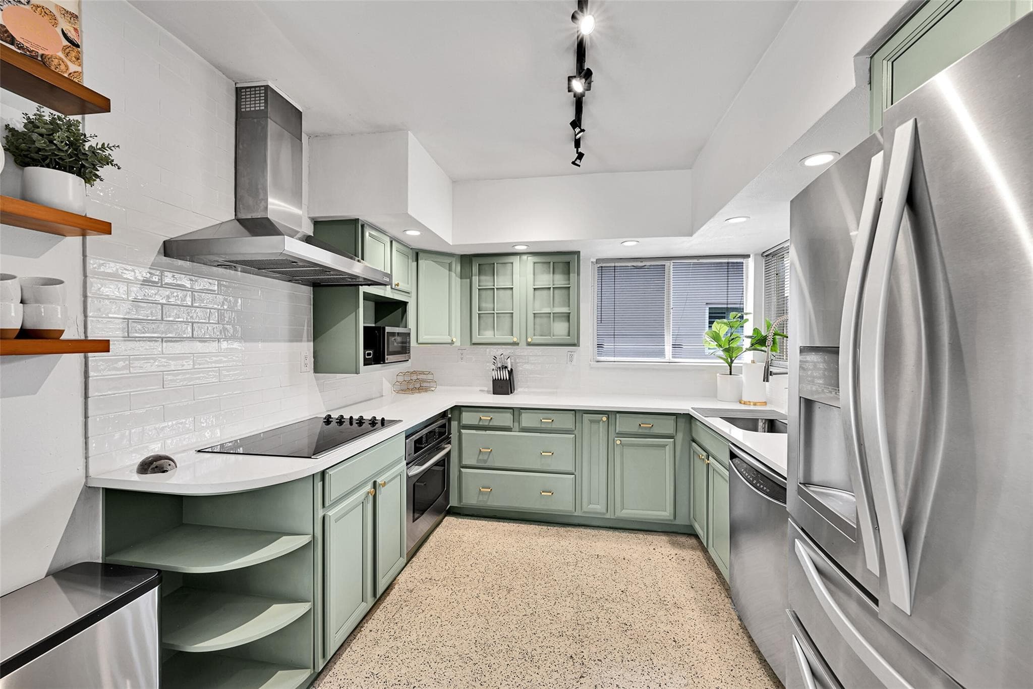 818 NE 18th Street, Fort Lauderdale, FL 33305 — photo 9 of 44