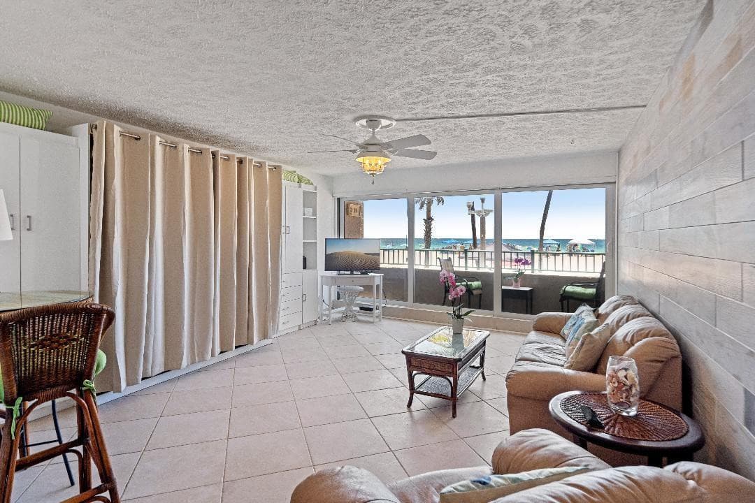 201 Van Buren Street 102, Hollywood, FL 33019 — photo 4 of 15