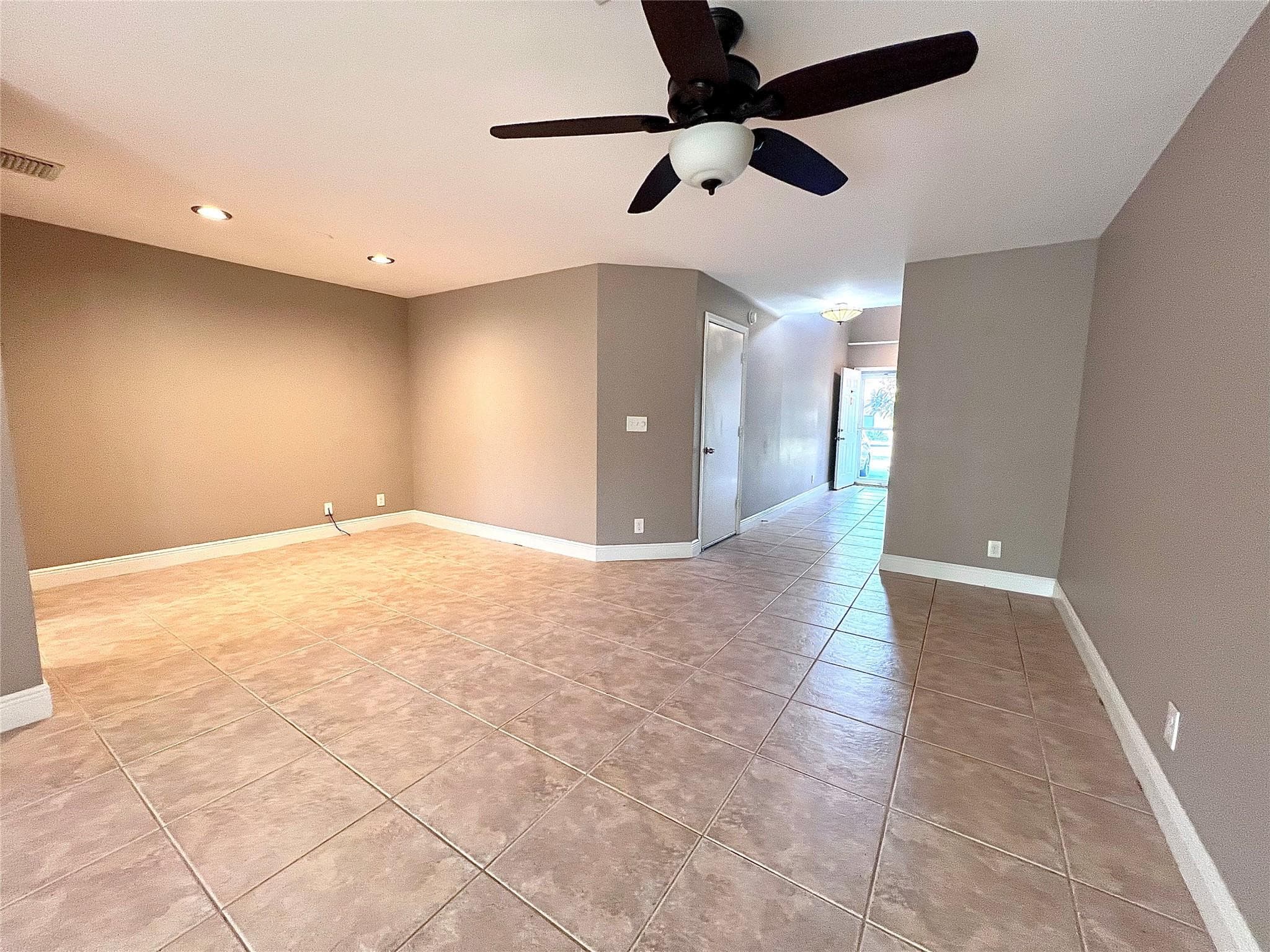 2246 Discovery Circle, Deerfield Beach, FL 33442 — photo 4 of 40