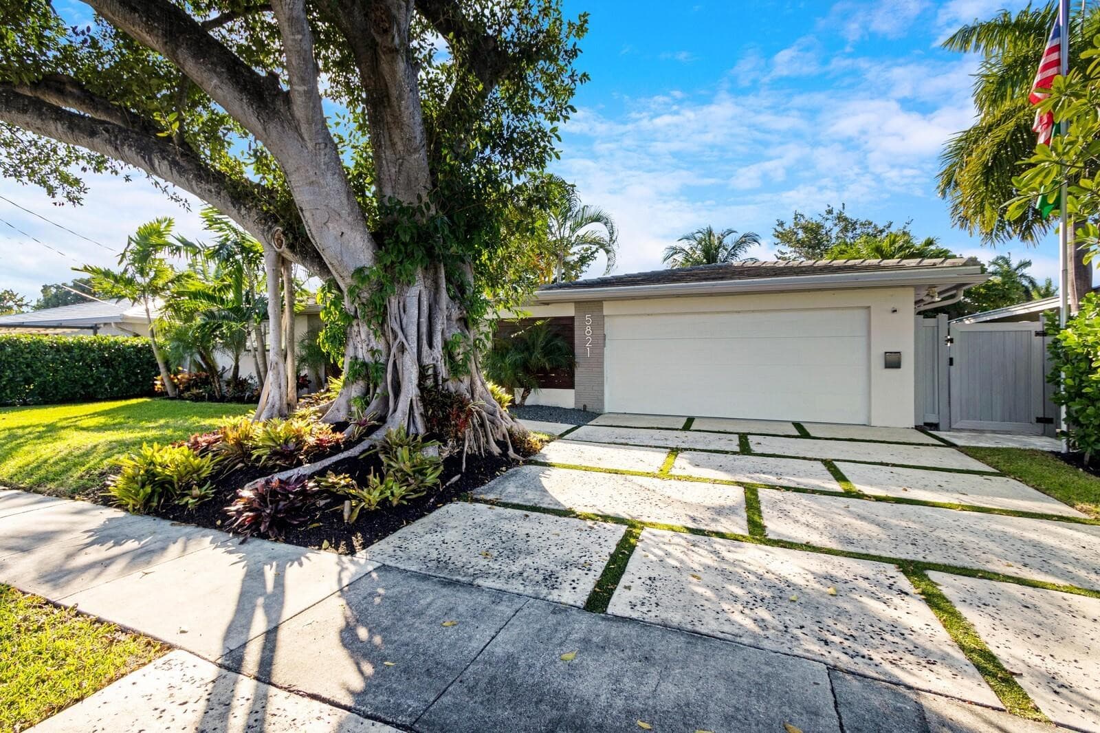 5821 NE 14th Way, Fort Lauderdale, FL 33334 — photo 4 of 27