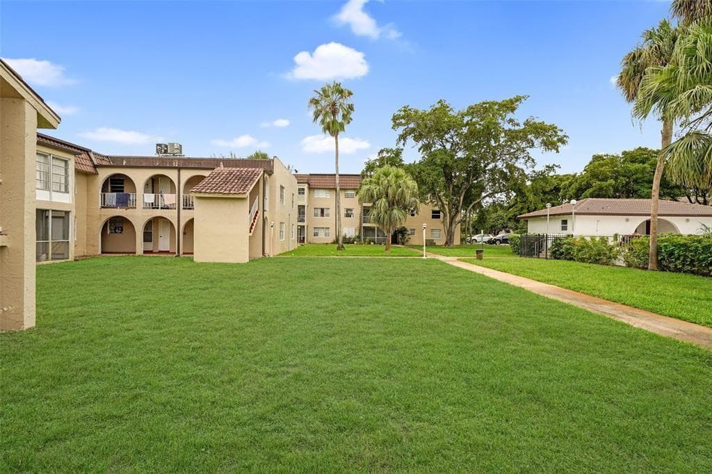 2710 Riverside Drive 106-a, Coral Springs, FL 33065 — photo