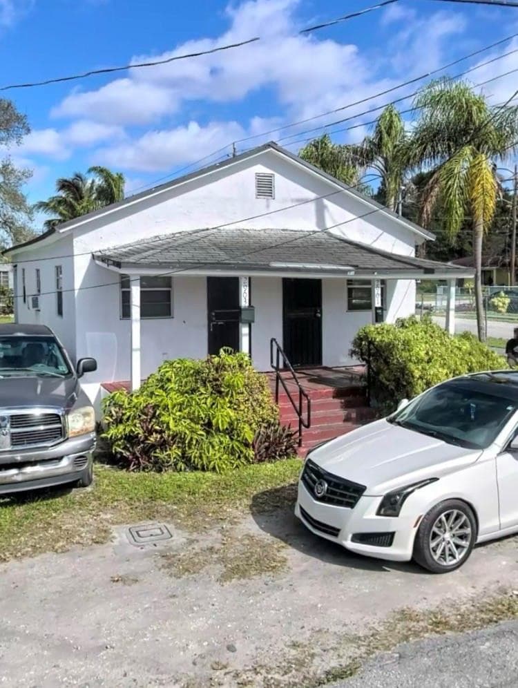 2901 NW 48th Street, Miami, FL 33142 — photo 1 of 1