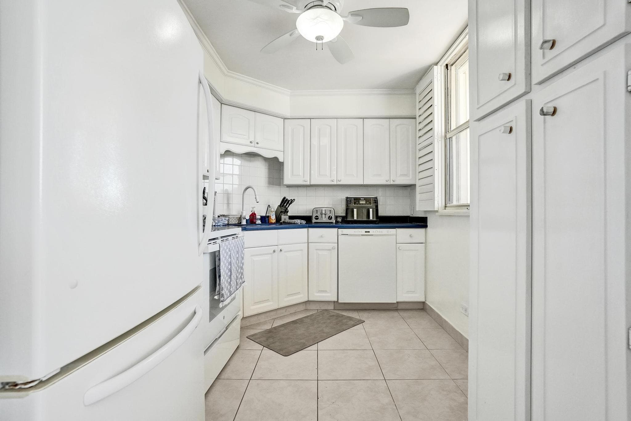 132 Lakeshore Drive 317, North Palm Beach, FL 33408 — photo 13 of 37
