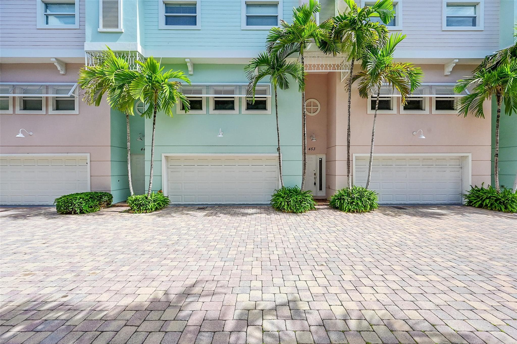 453 NE 1st Street, Pompano Beach, FL 33060 — photo 1 of 54