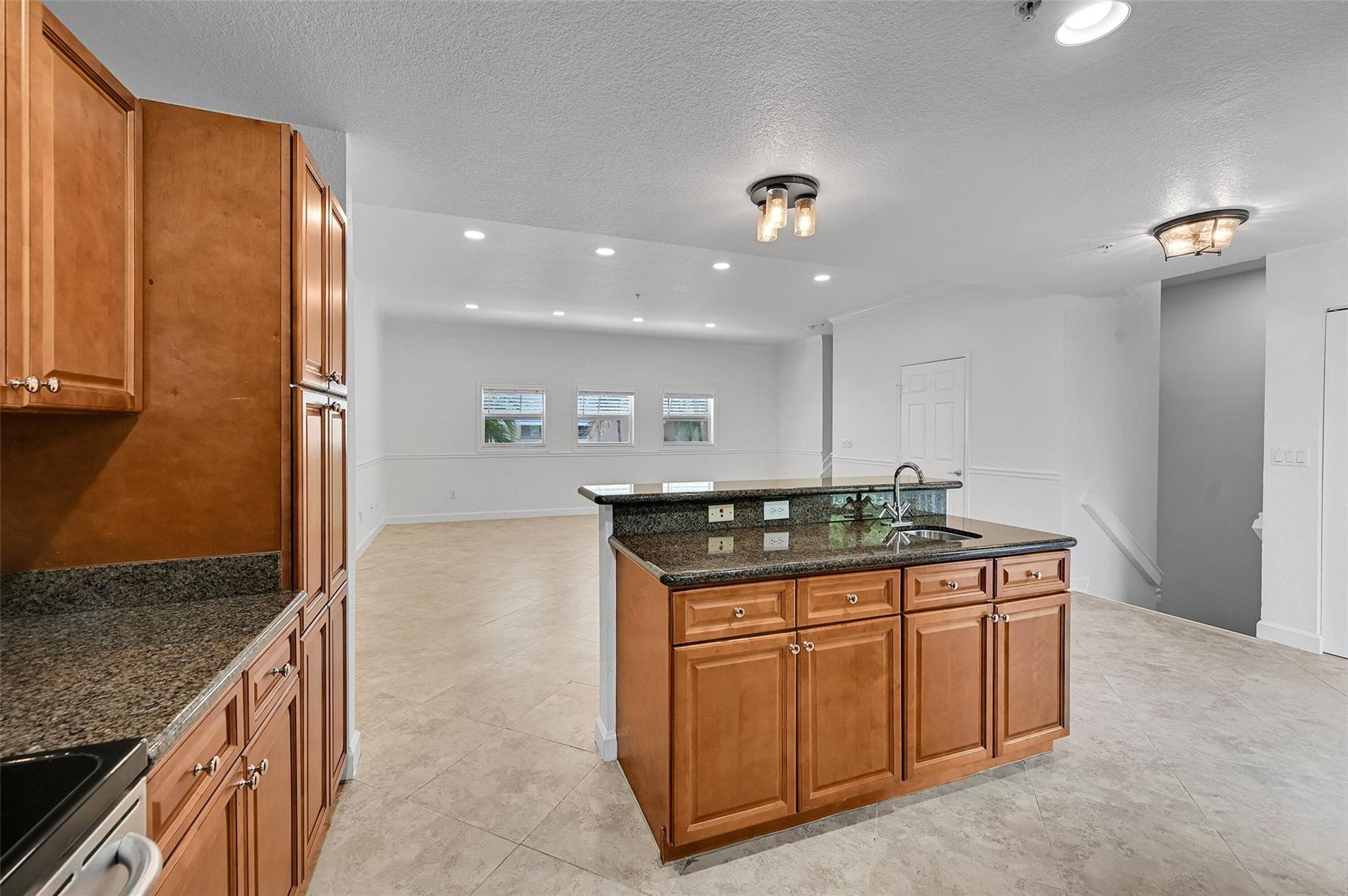 453 NE 1st Street, Pompano Beach, FL 33060 — photo 7 of 54