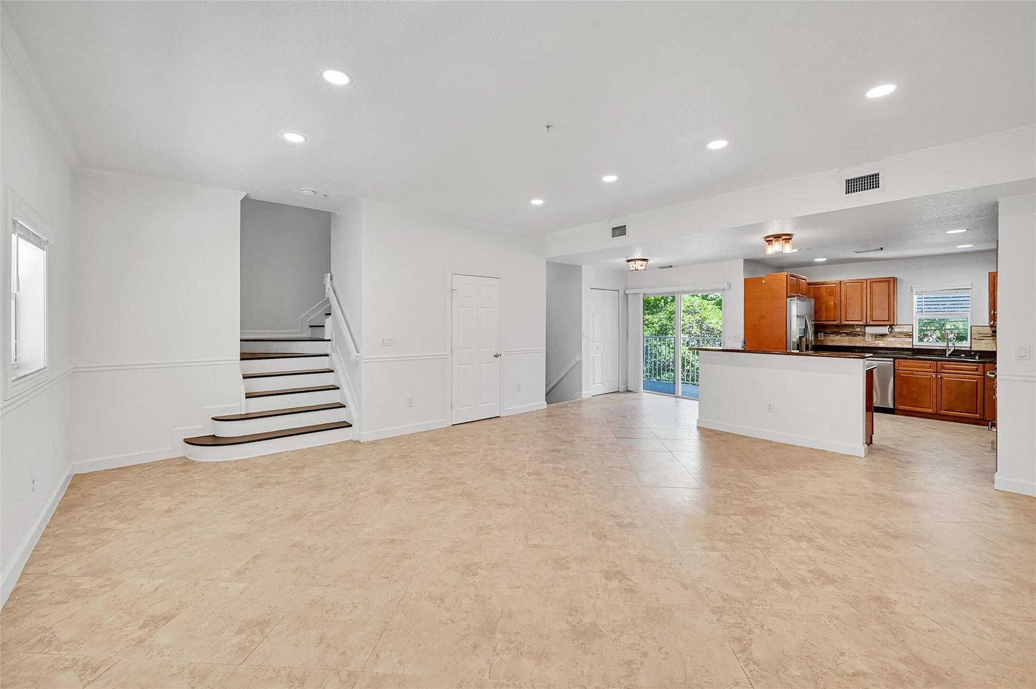 453 NE 1st Street, Pompano Beach, FL 33060 — photo 13 of 54