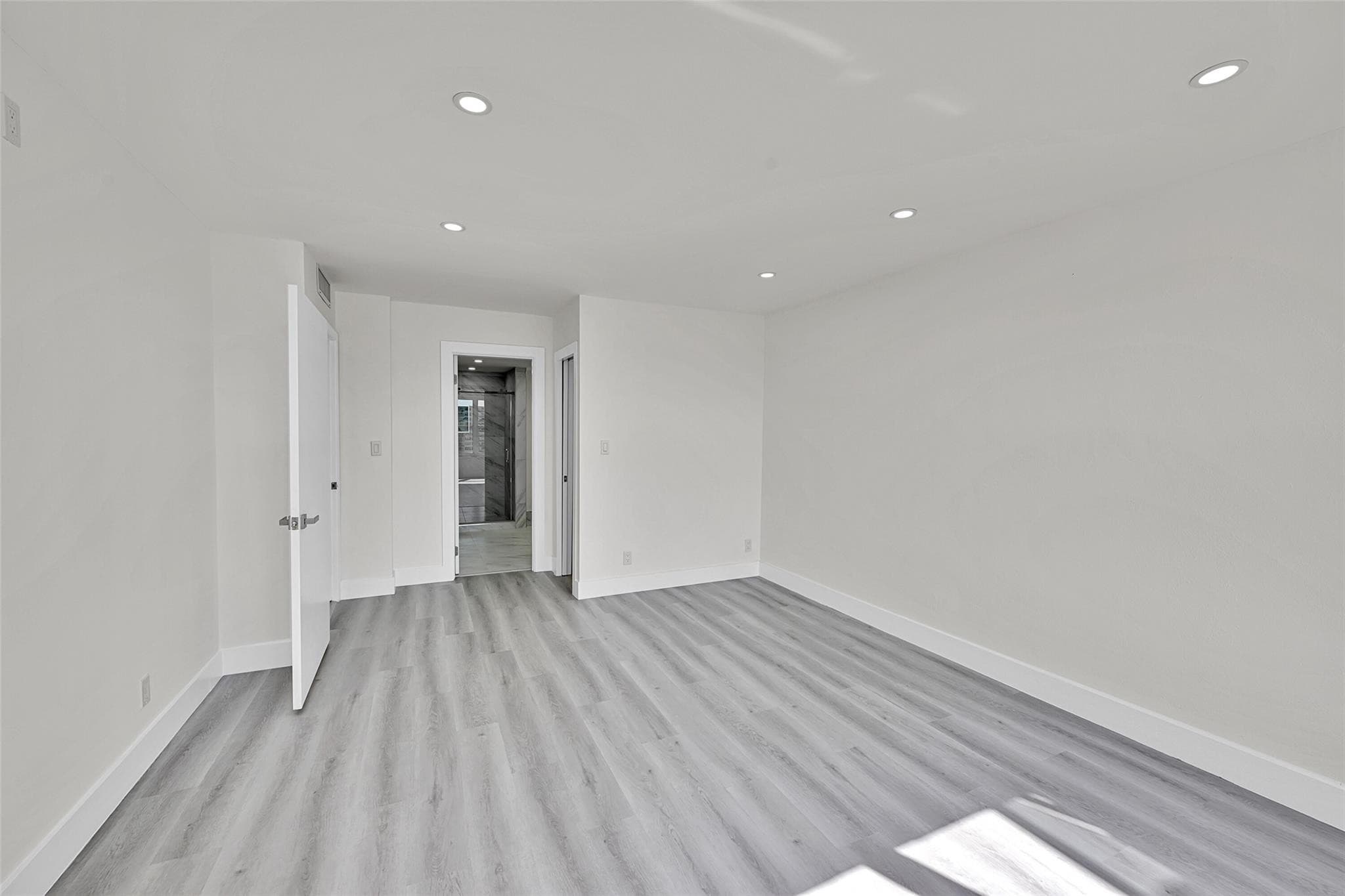 3700 Galt Ocean Drive 1215, Fort Lauderdale, FL 33308 — photo 13 of 32