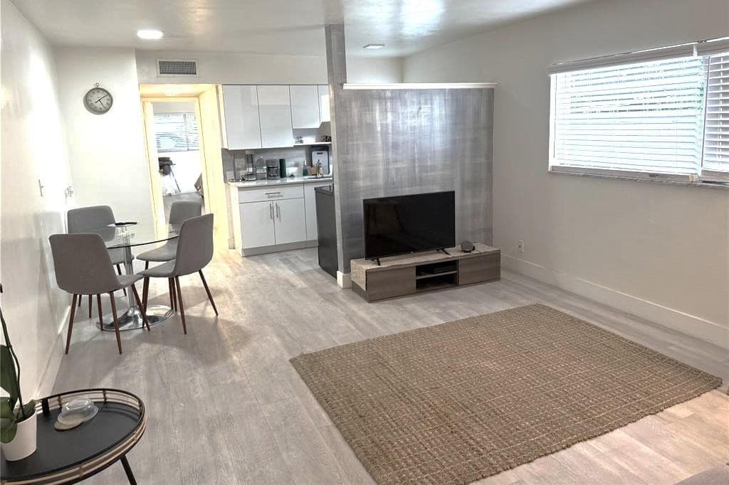 1638 Plunkett Street 4, Hollywood, FL 33020 — photo 2 of 10