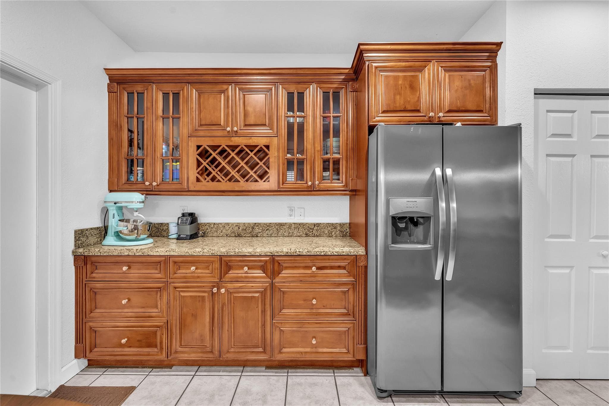 1059 Golden Cane Drive, Weston, FL 33327 — photo 6 of 12