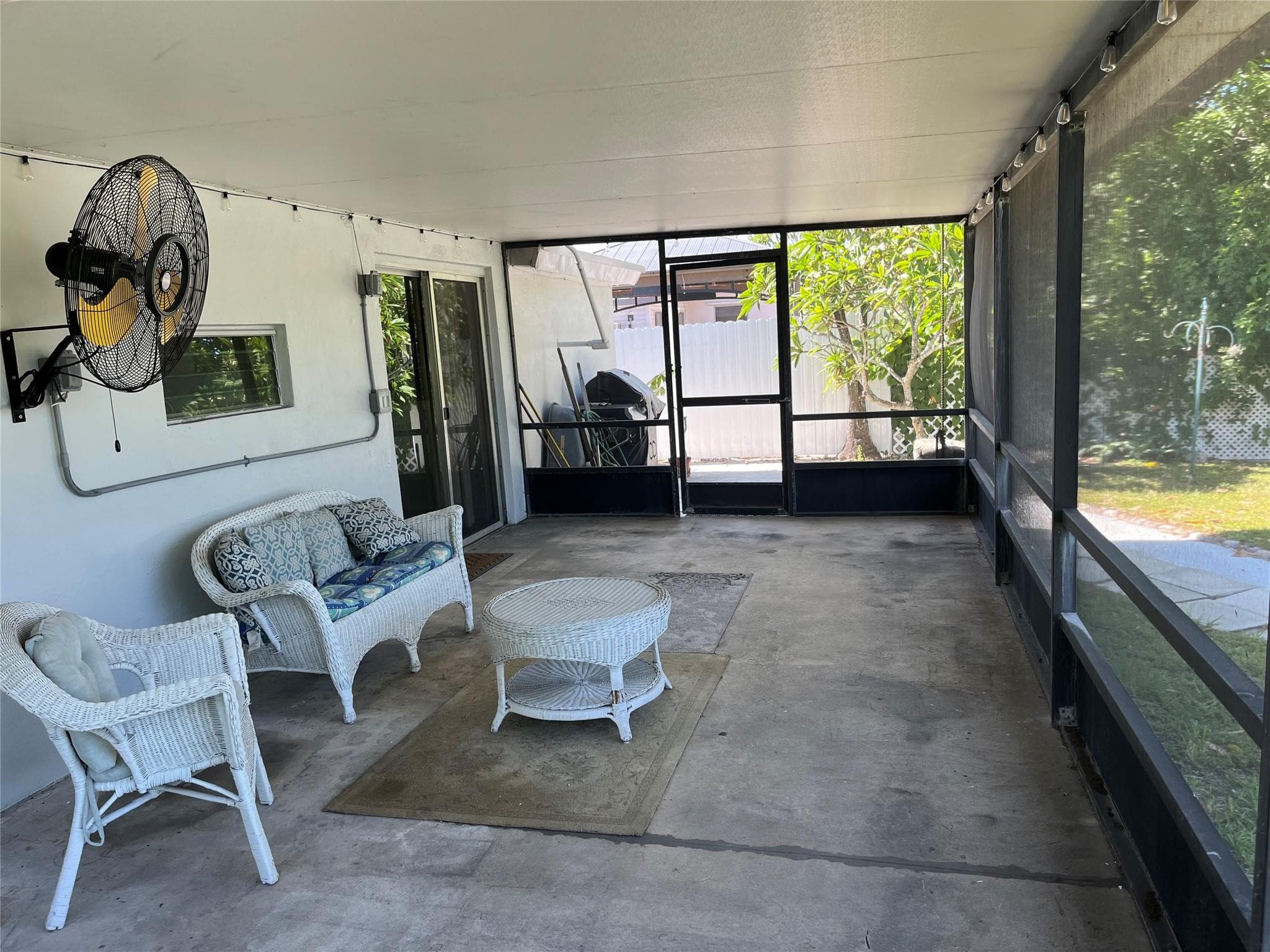 Single Family Residence in Fort Lauderdale — photo 7 of 19