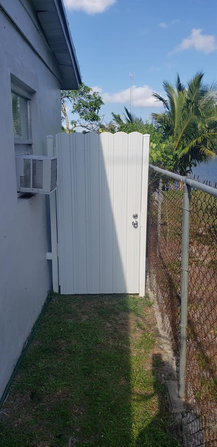 Single Family Residence in Fort Lauderdale — photo 13 of 19