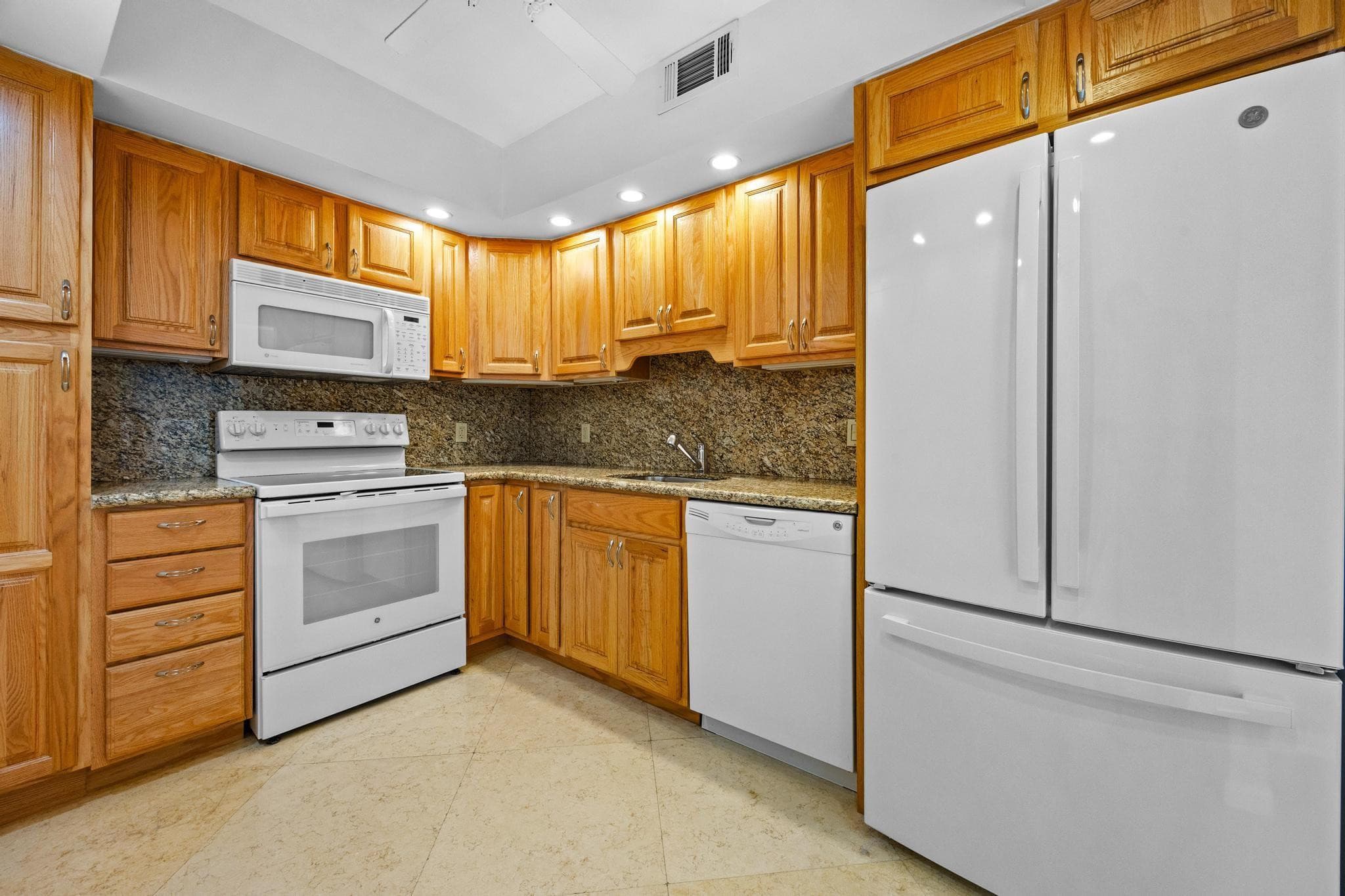 1950 S Ocean Drive PHB, Hallandale Beach, FL 33009 — photo 15 of 43