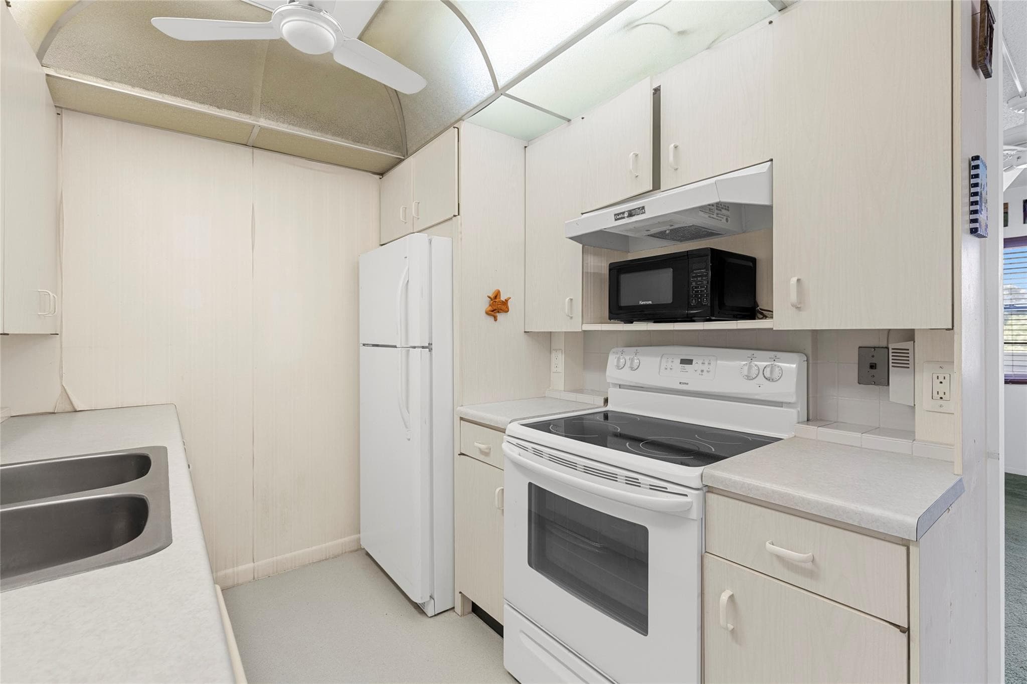 3028 Newport H ., Deerfield Beach, FL 33442 — photo 15 of 47