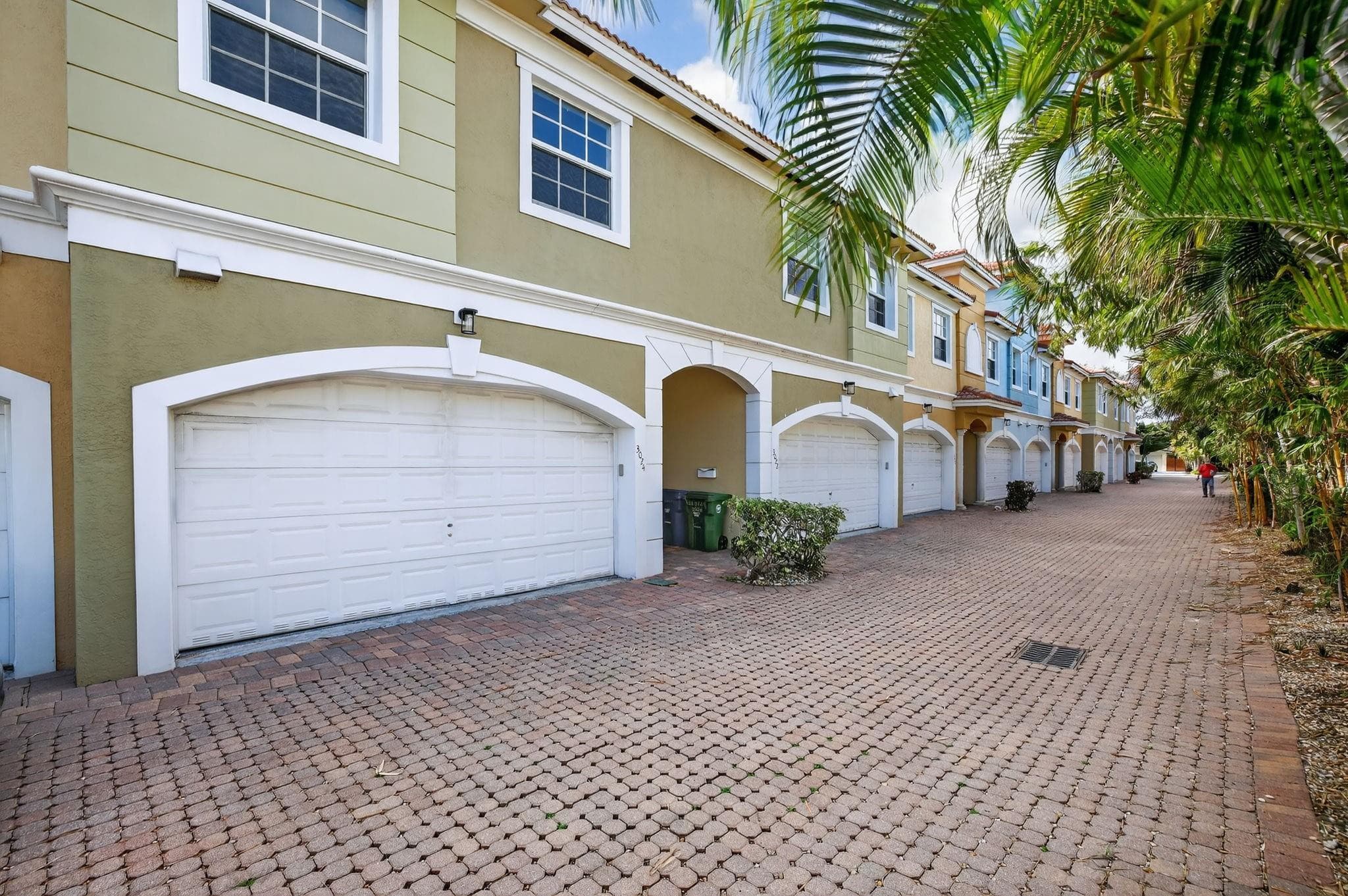 3024 NE 5th Terrace 10, Wilton Manors, FL 33334 — photo 2 of 44