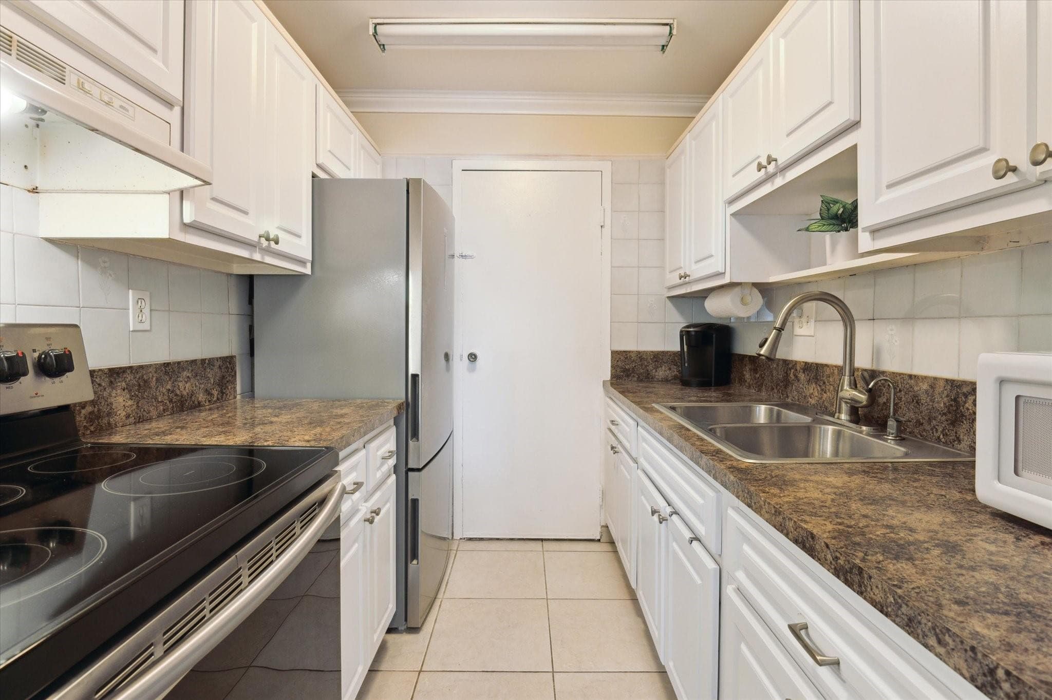 720 Orton Avenue 206, Fort Lauderdale, FL 33304 — photo 2 of 13