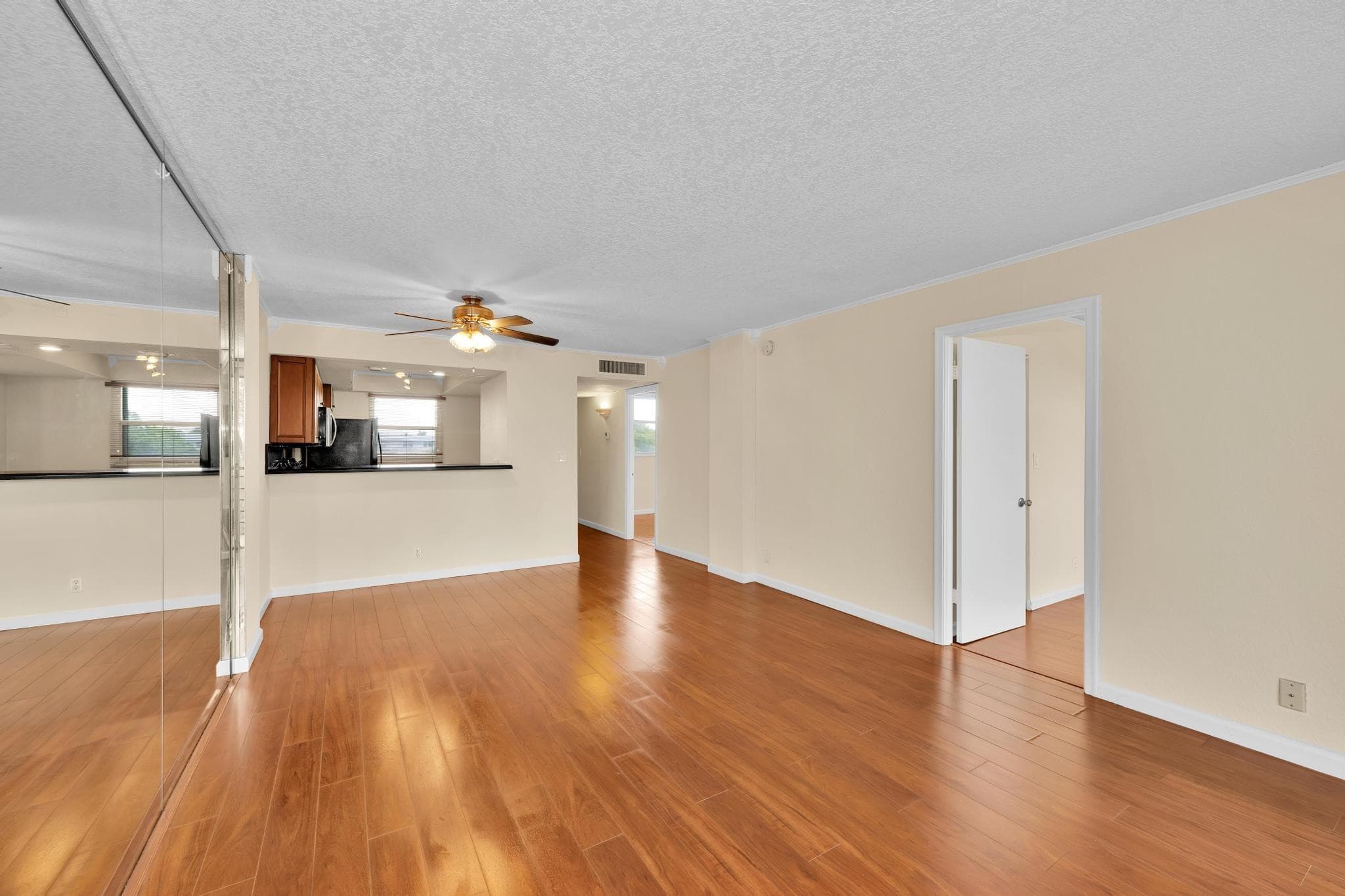 118 Royal Park Drive 4G, Oakland Park, FL 33309 — photo 3 of 31