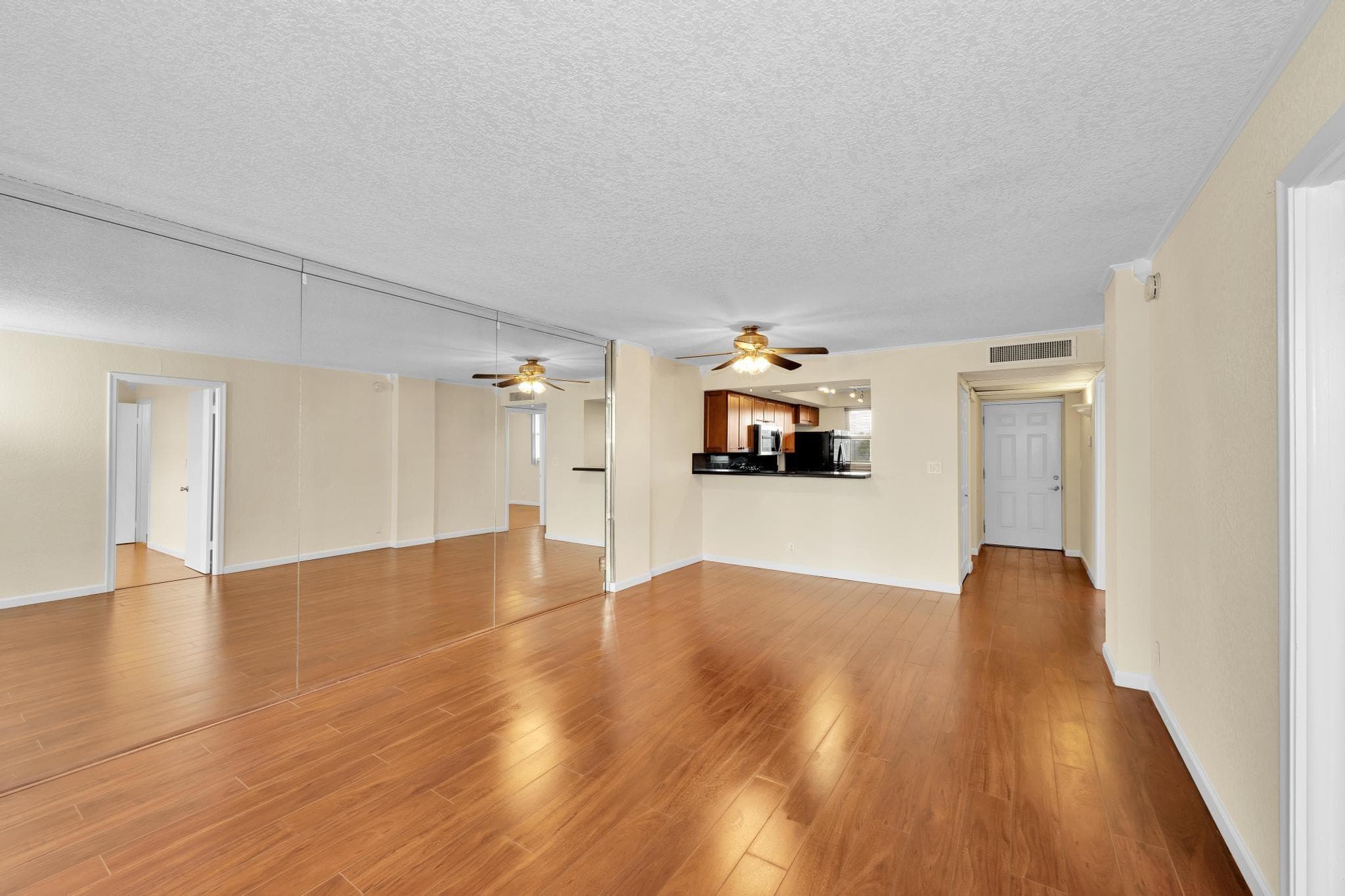 118 Royal Park Drive 4G, Oakland Park, FL 33309 — photo 2 of 31