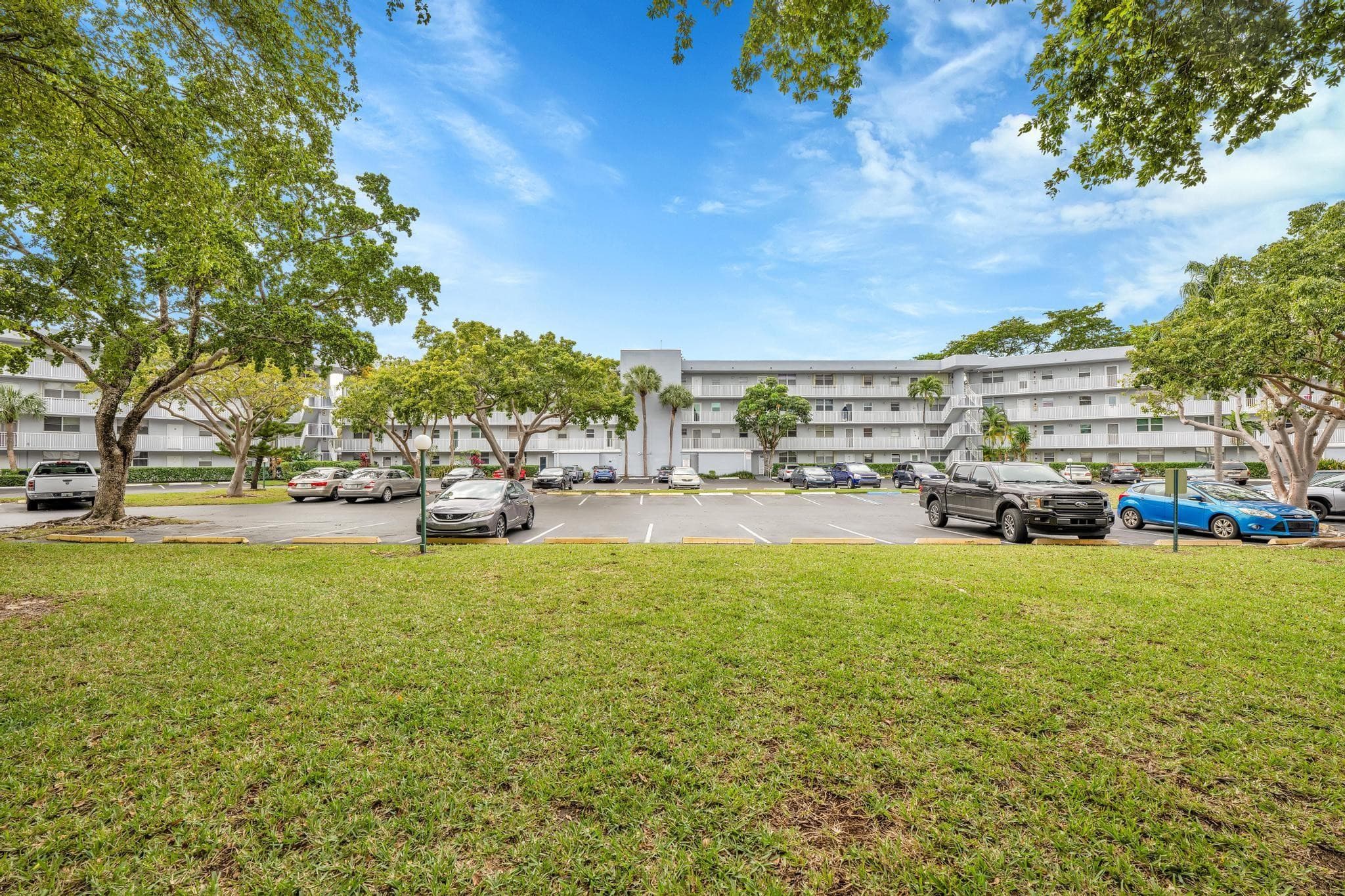 118 Royal Park Drive 4G, Oakland Park, FL 33309 — photo 23 of 31