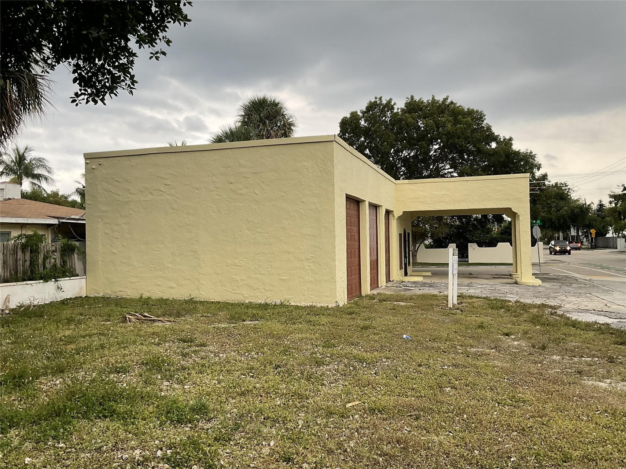 3712 S Olive Avenue, West Palm Beach, FL 33405 — photo 4 of 10