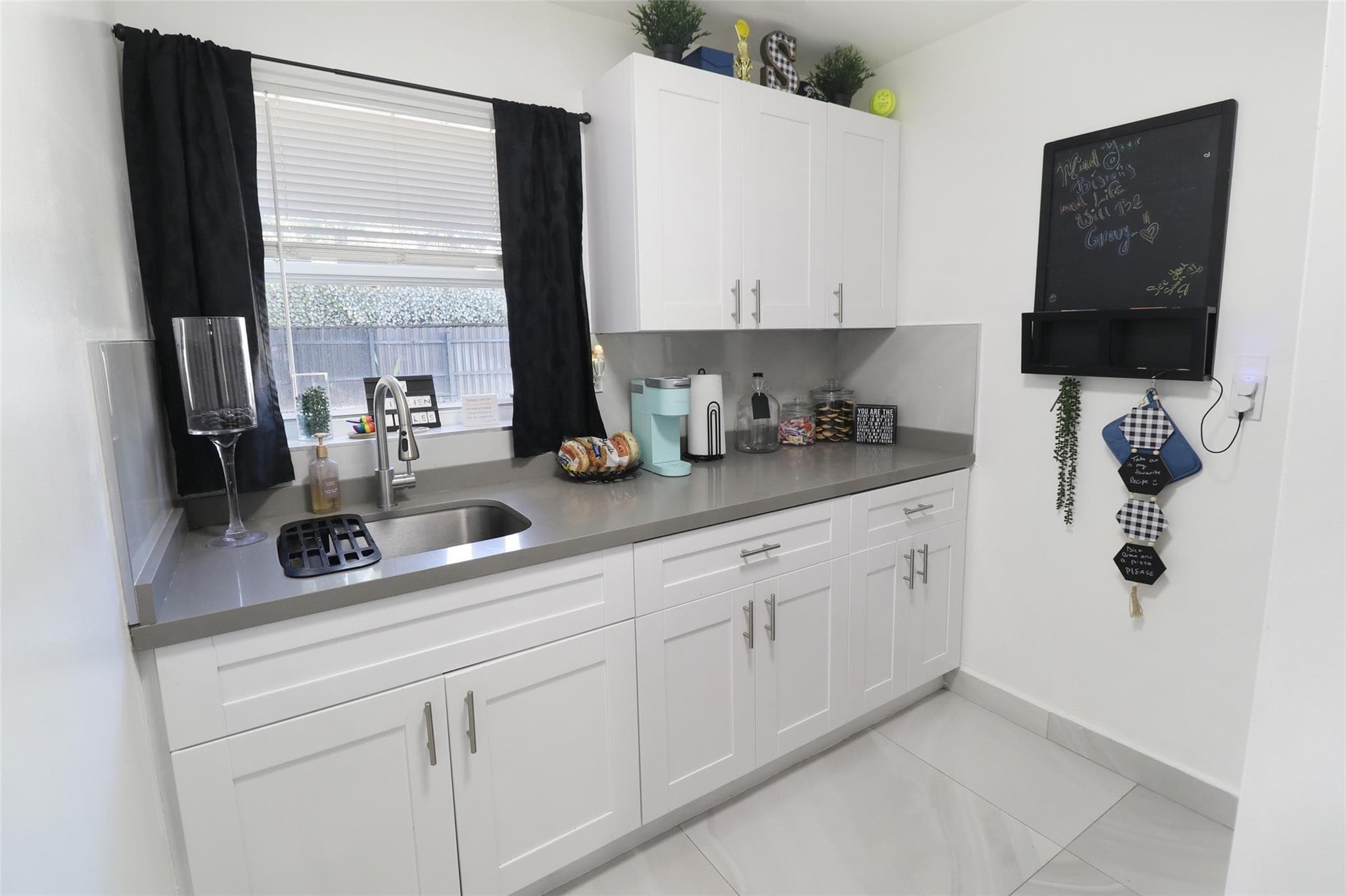 707 NE 15th Street, Fort Lauderdale, FL 33304 — photo 15 of 32
