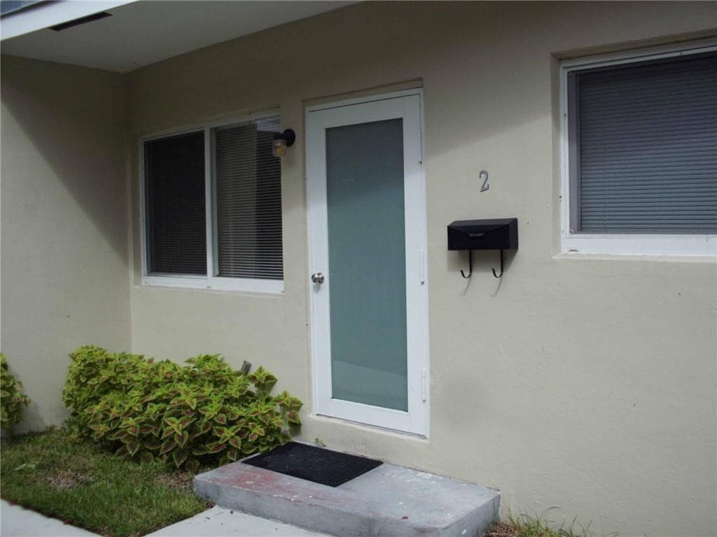 837 NE 17th Avenue, Fort Lauderdale, FL 33304 — photo 10 of 11