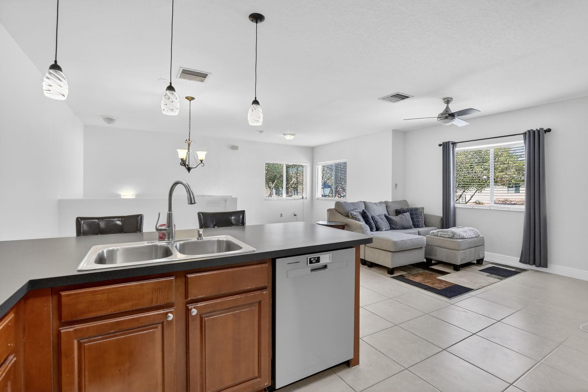 7400 Palomino Drive 524, Hollywood, FL 33024 — photo 4 of 36