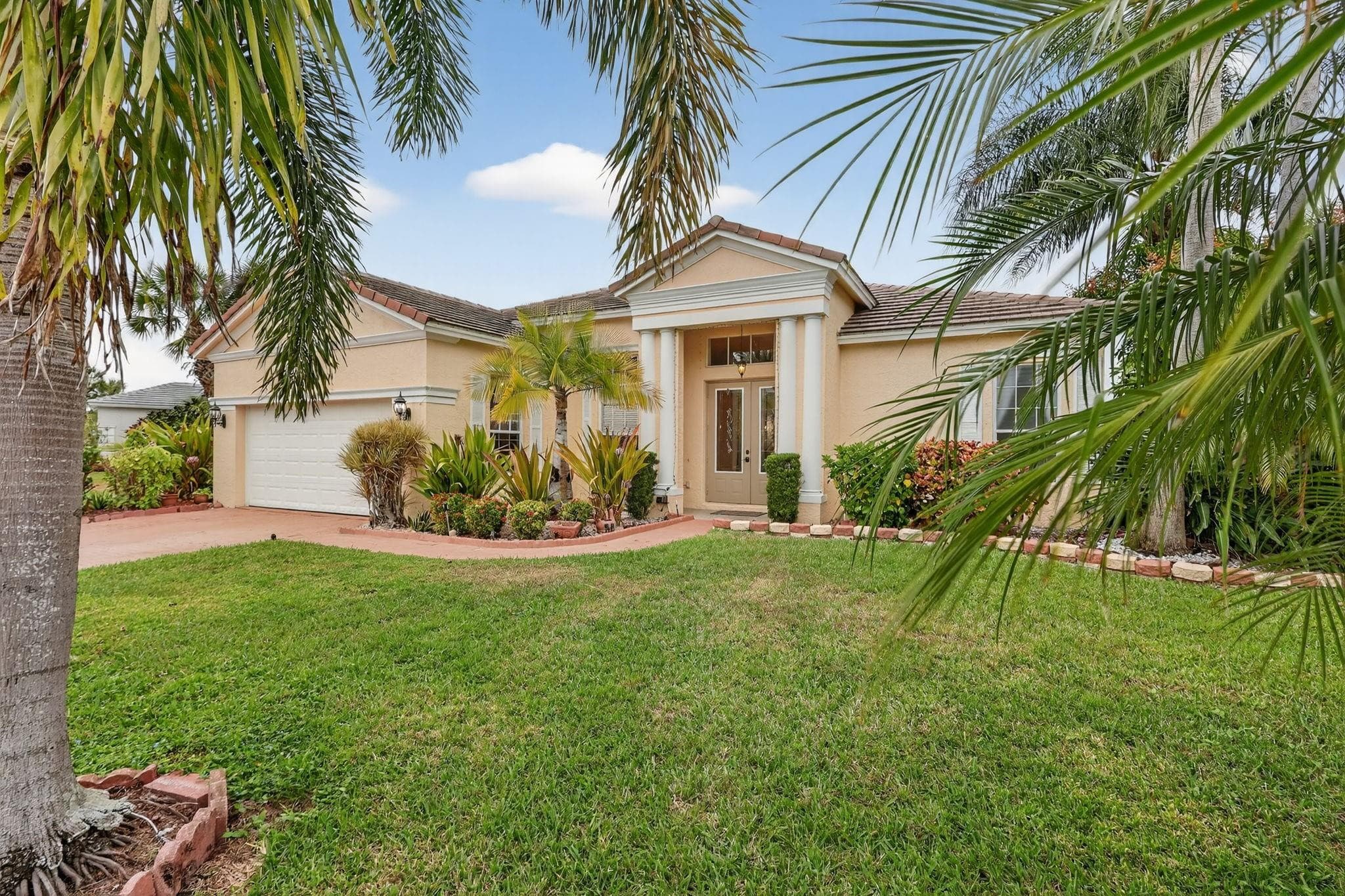 544 SW Lake Manatee Way, Port St. Lucie, FL 34986 — photo 1 of 40