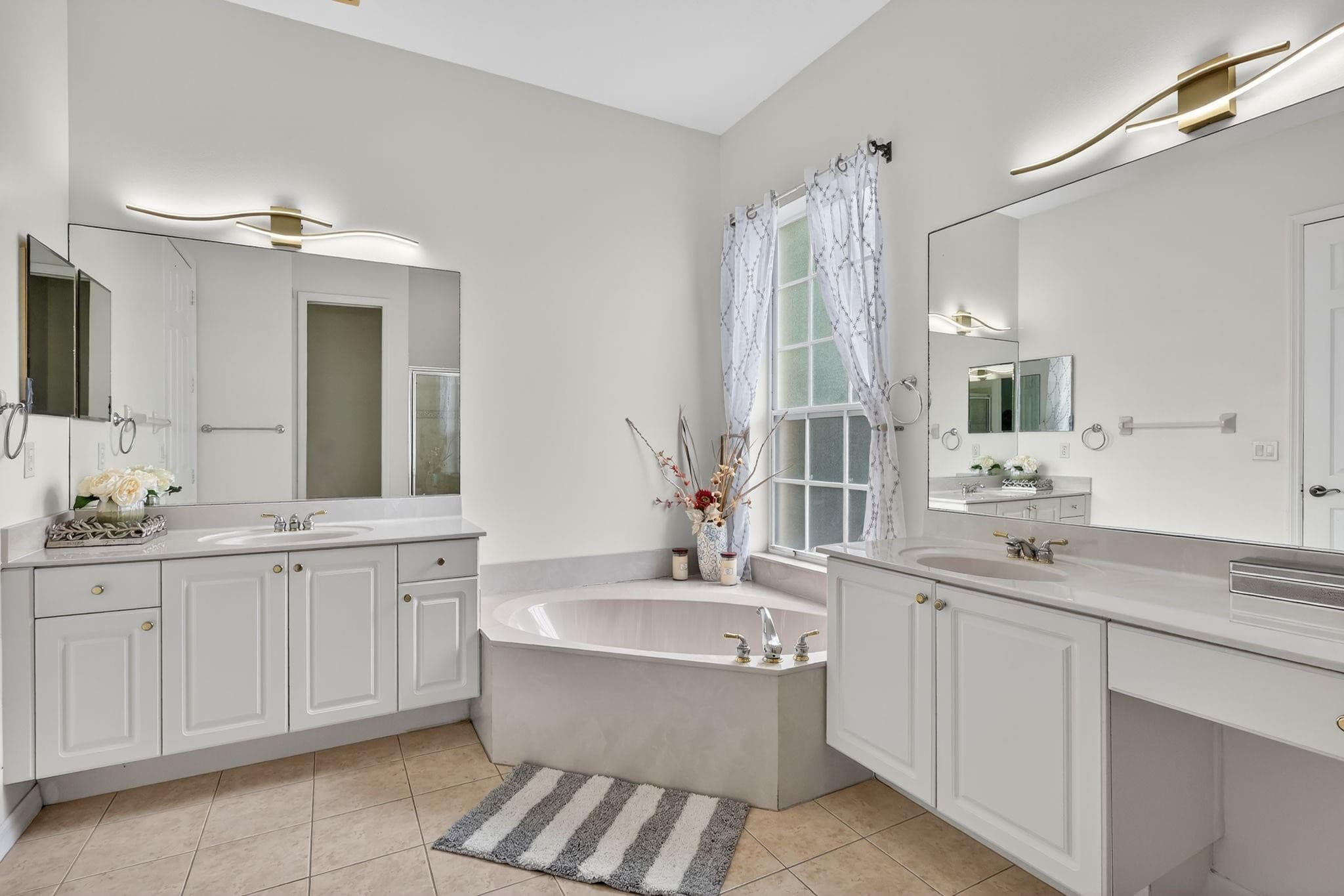 544 SW Lake Manatee Way, Port St. Lucie, FL 34986 — photo 17 of 40