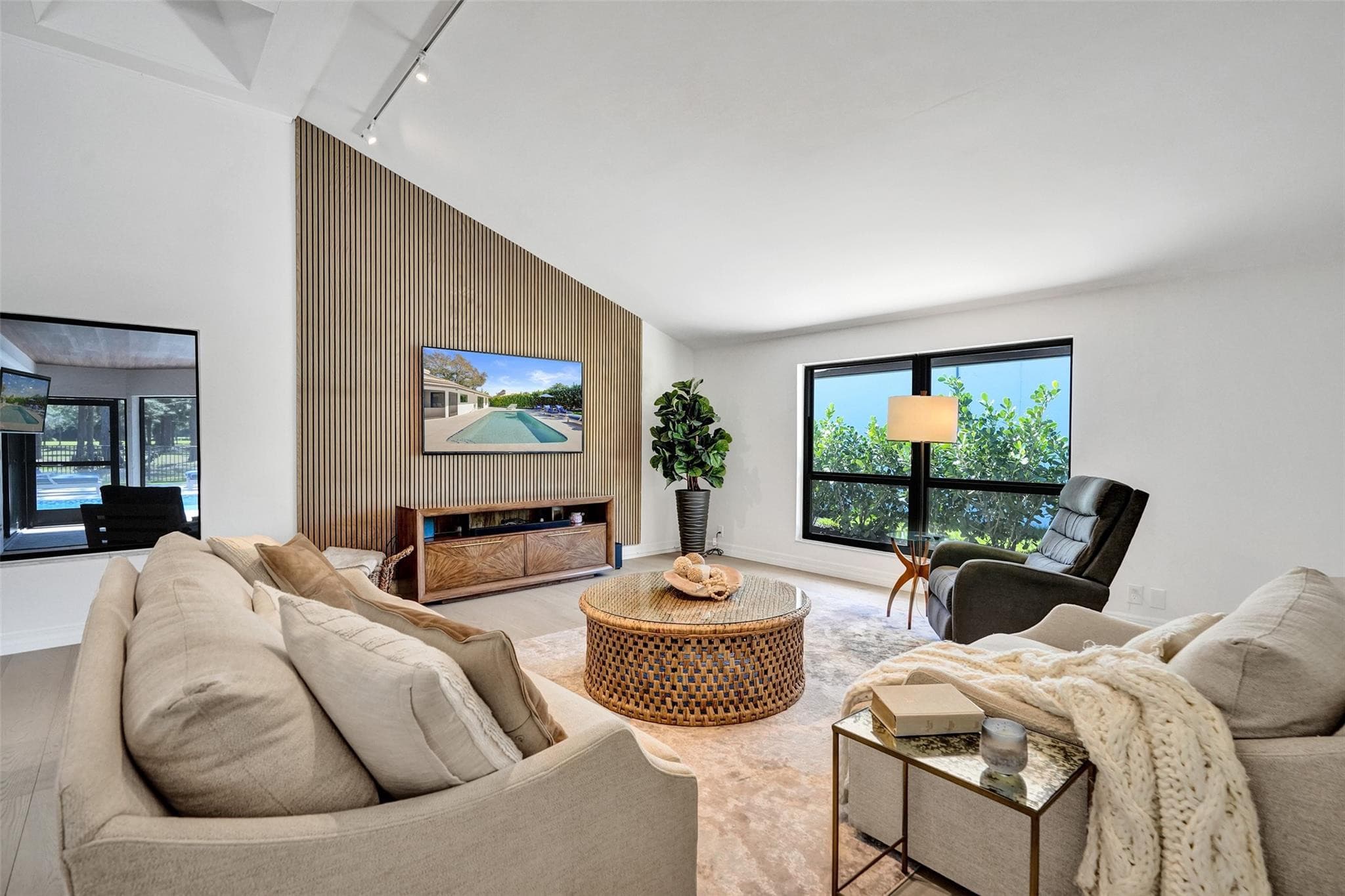 614 Lakewoode Circle W, Delray Beach, FL 33445 — photo 4 of 49