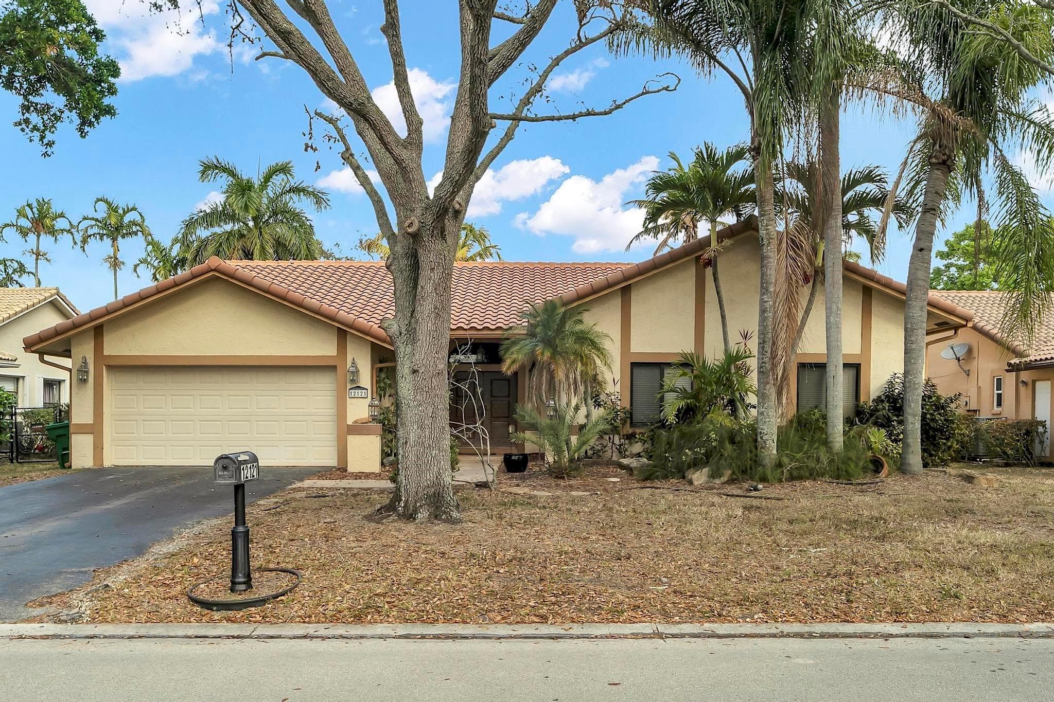 12121 NW 2nd Drive, Coral Springs, FL 33071 — photo 2 of 33