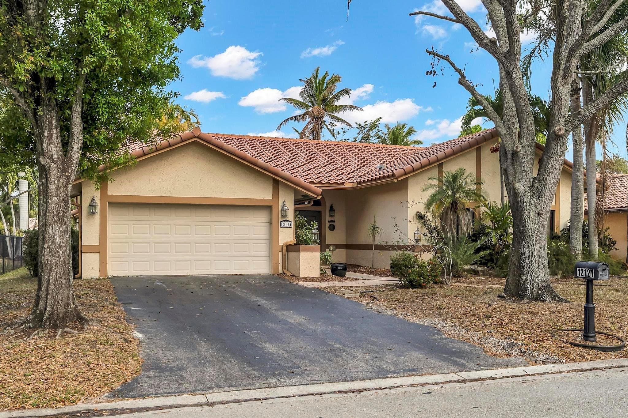 12121 NW 2nd Drive, Coral Springs, FL 33071 — photo 3 of 33