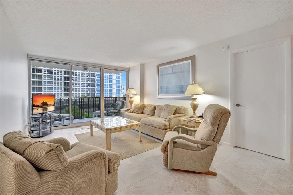 525 N Ocean Boulevard 522, Pompano Beach, FL 33062 — photo 11 of 43