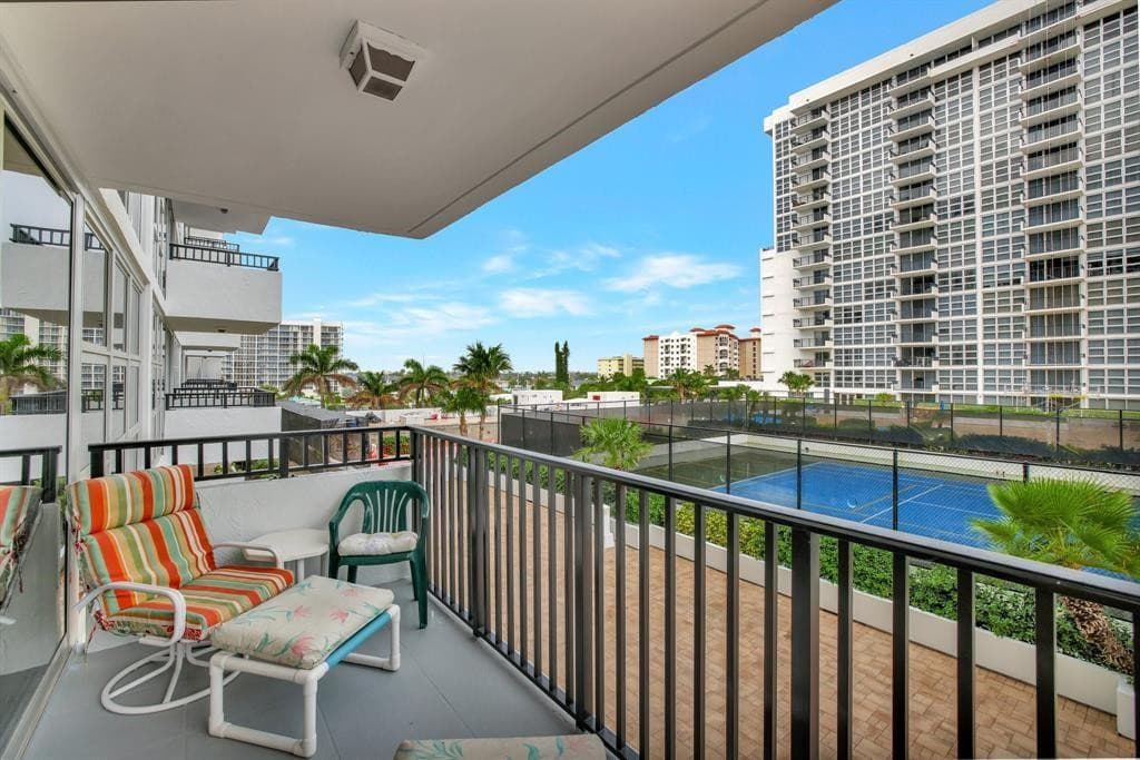 525 N Ocean Boulevard 522, Pompano Beach, FL 33062 — photo 15 of 43