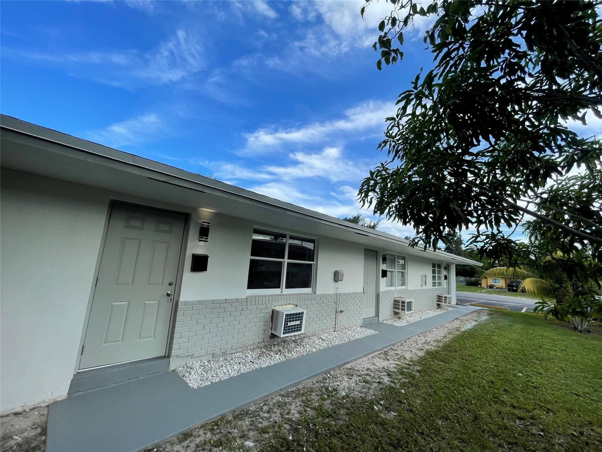 721 SW 8th Street, Pompano Beach, FL 33060 — photo 2 of 21