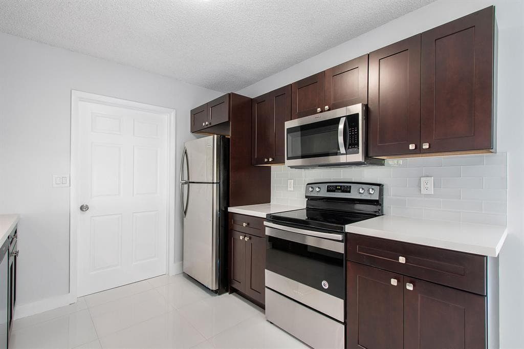 9611 Saddlebrook Drive, Boca Raton, FL 33496 — photo 5 of 15