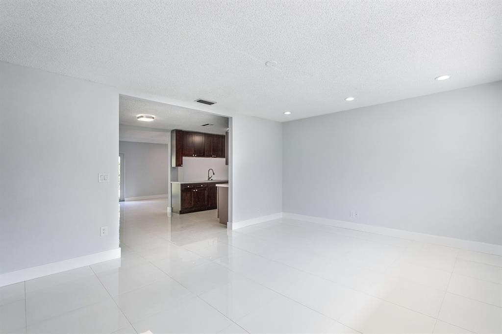 9611 Saddlebrook Drive, Boca Raton, FL 33496 — photo 11 of 15