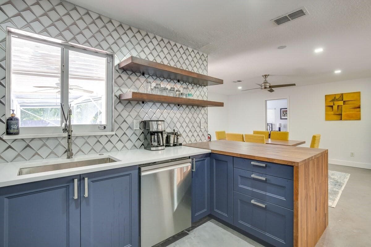 3530 NE 13th Avenue, Oakland Park, FL 33334 — photo 12 of 23