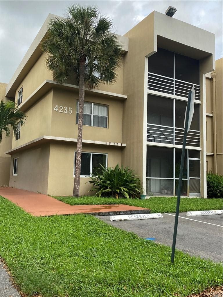 4235 N University Drive 301, Sunrise, FL 33351 — photo 1 of 55