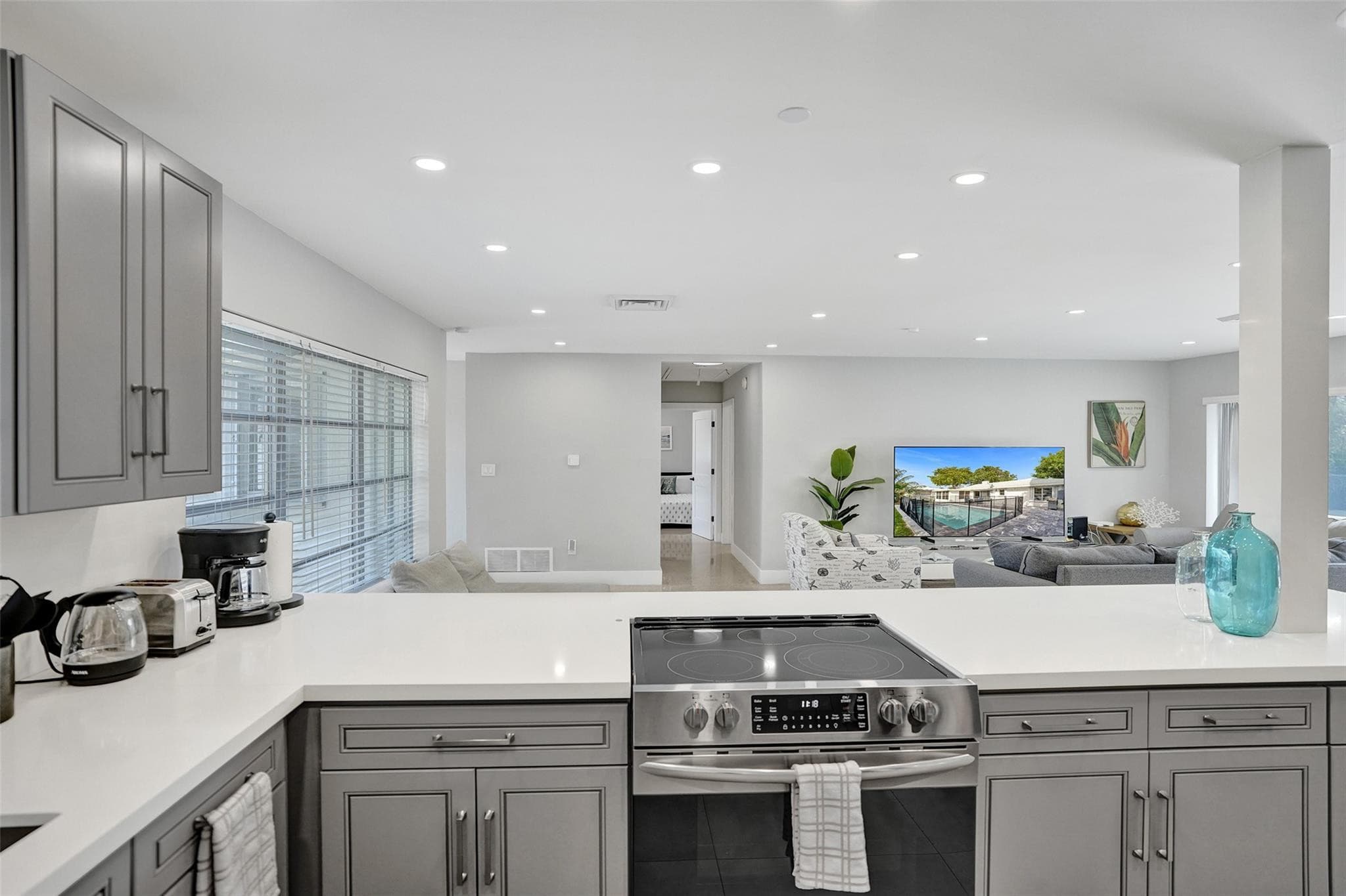 260 Allenwood Drive, Lauderdale-By-The-Sea, FL 33308 — photo 13 of 67
