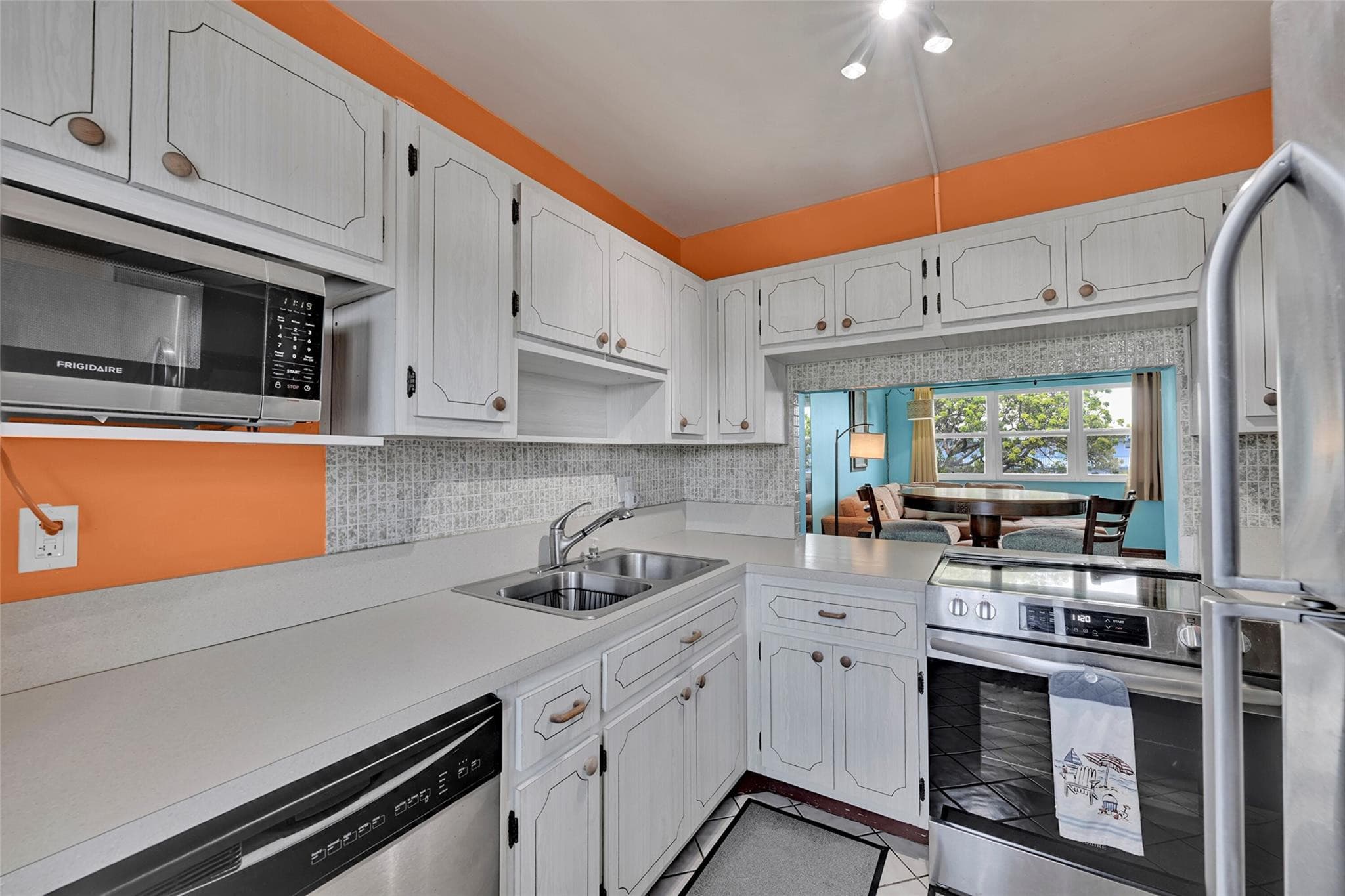 2223 Park Lane 302, Hollywood, FL 33021 — photo 10 of 27