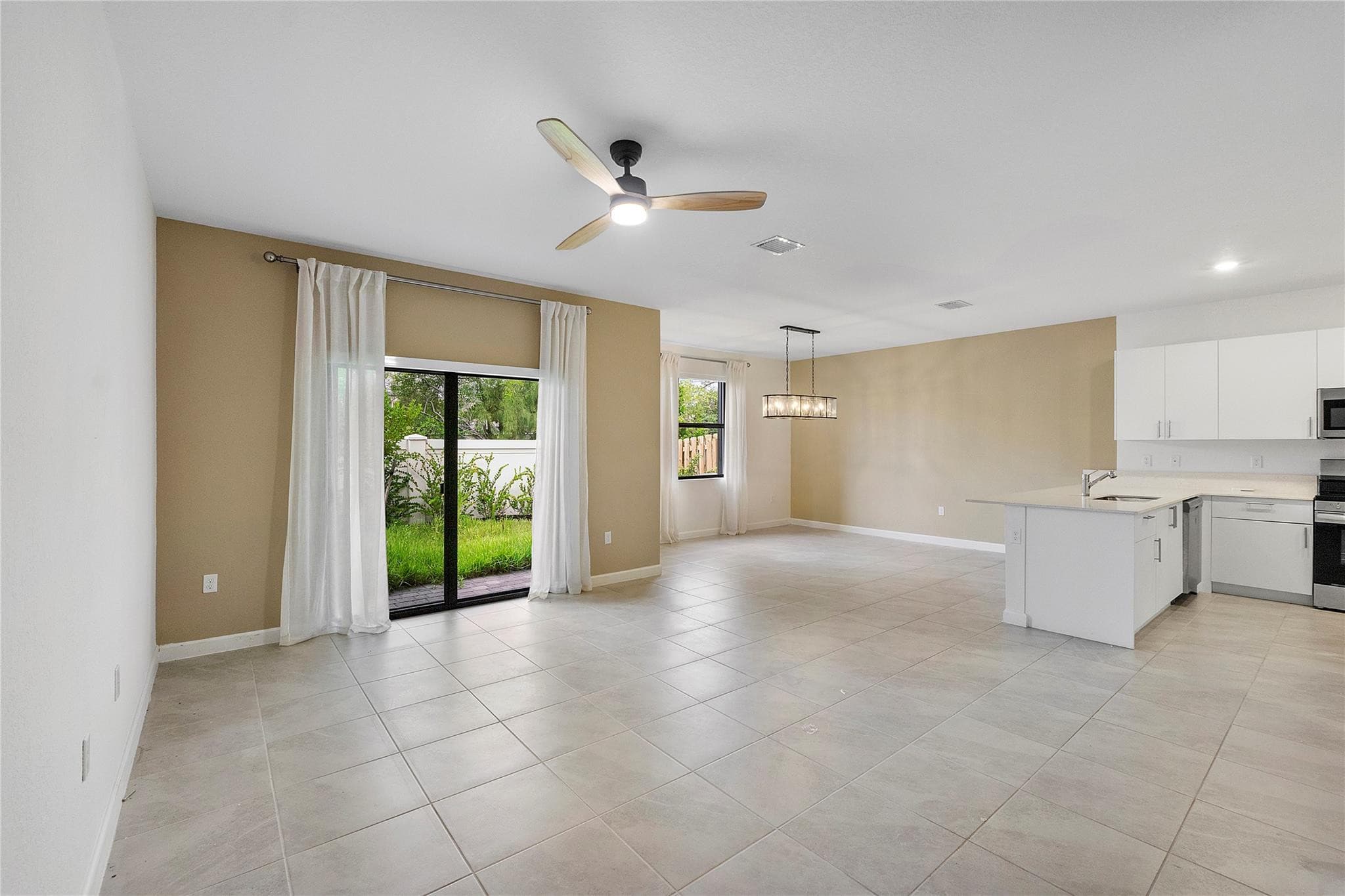 Townhouse in Dania Beach — photo 6 of 50