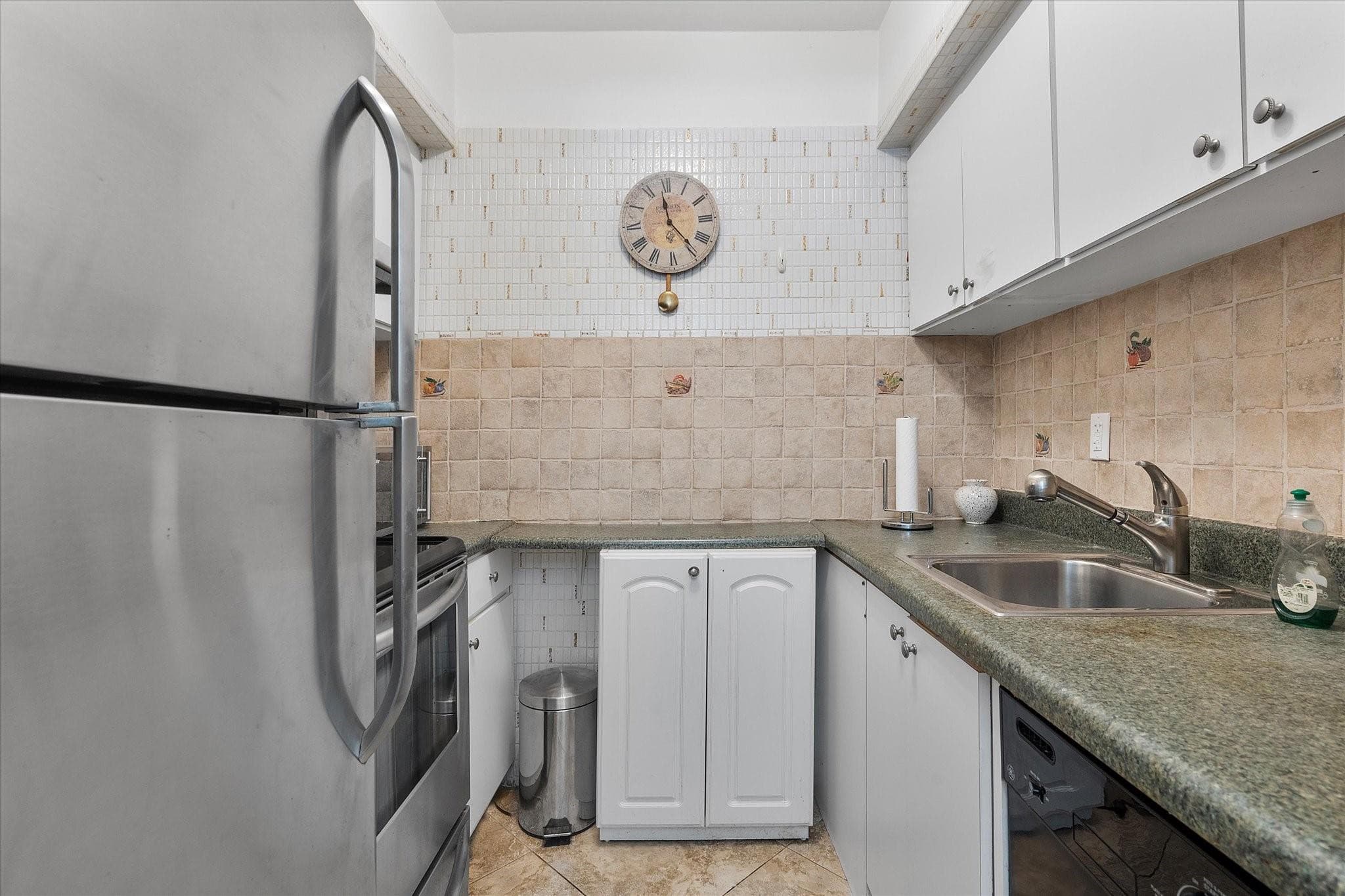 500 Layne Boulevard 18, Hallandale Beach, FL 33009 — photo 4 of 16