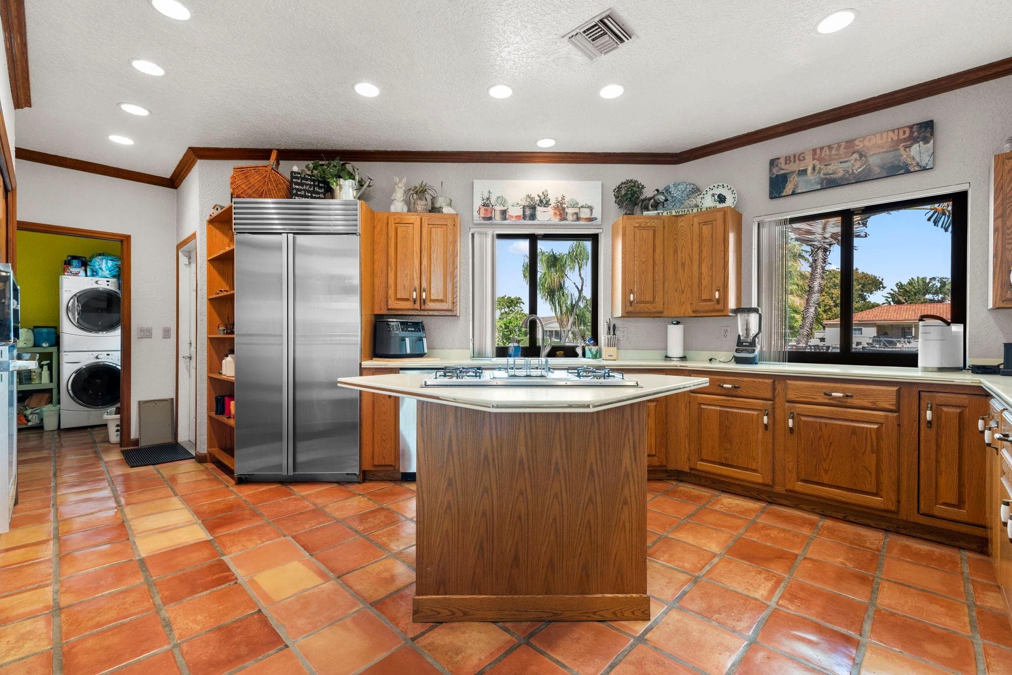2865 NE 19th Street, Pompano Beach, FL 33062 — photo 11 of 39