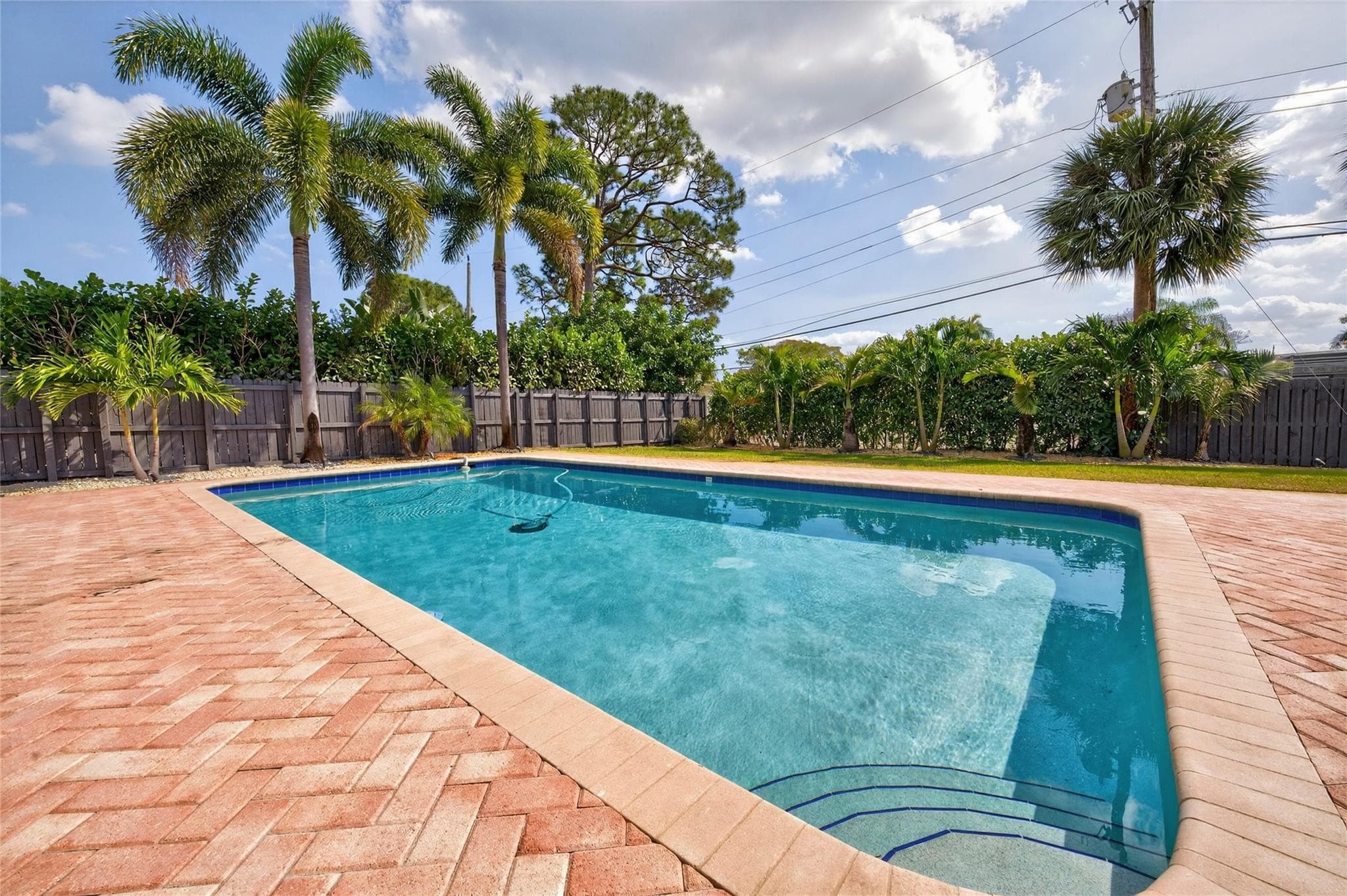 1762 NE 38th Street, Oakland Park, FL 33334 — photo 12 of 42