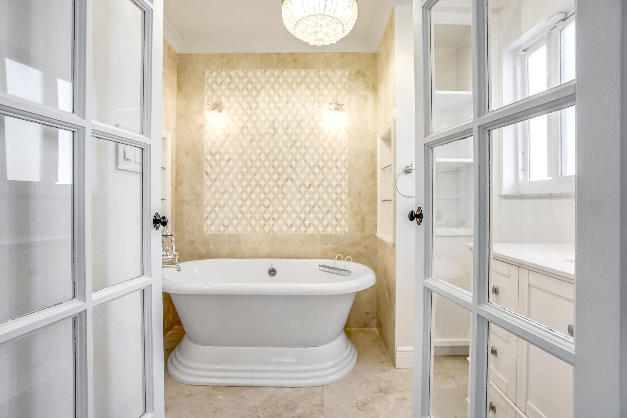 5550 NE 26th Avenue, Fort Lauderdale, FL 33308 — photo 11 of 56
