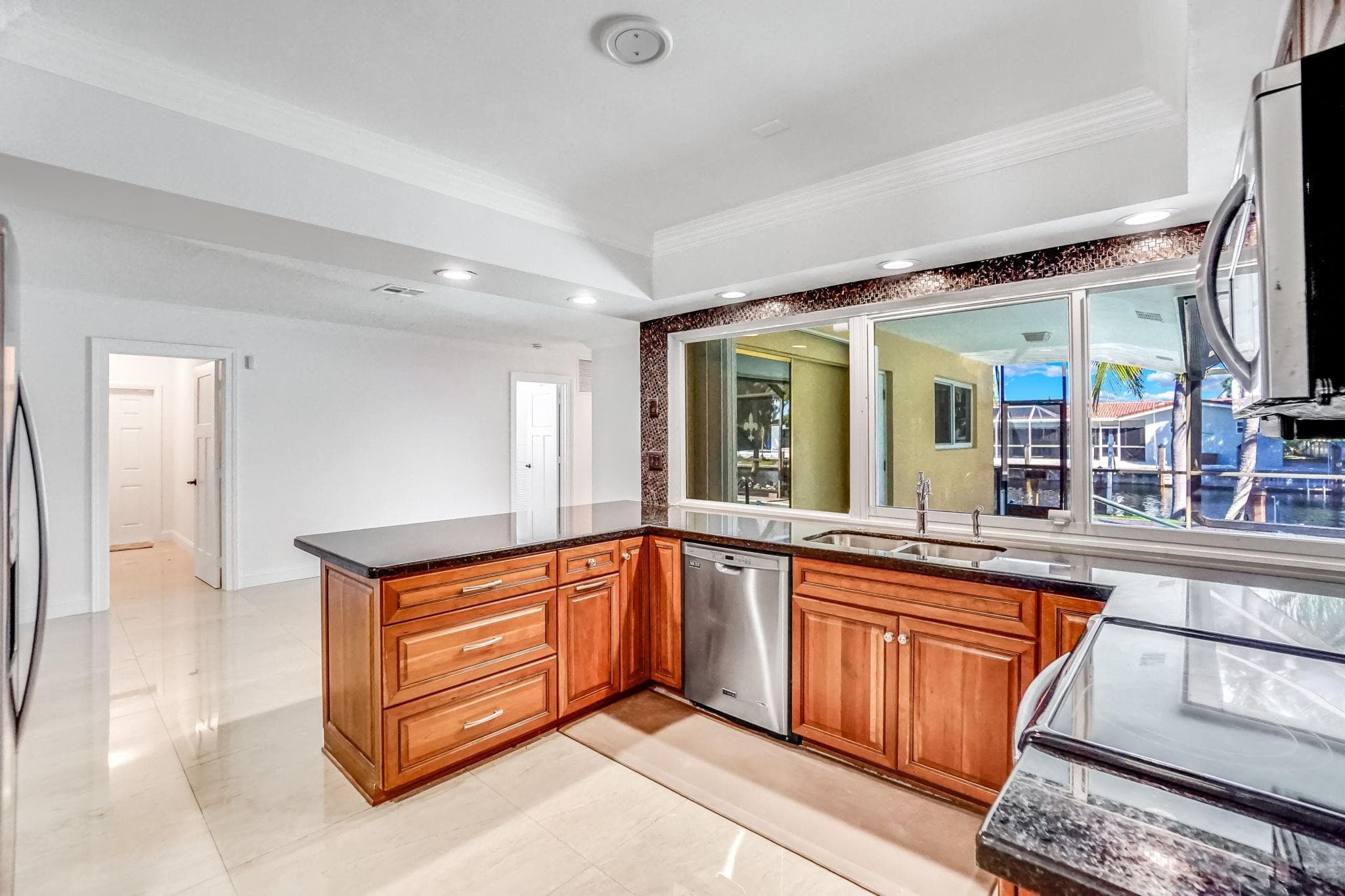 5550 NE 26th Avenue, Fort Lauderdale, FL 33308 — photo 14 of 56