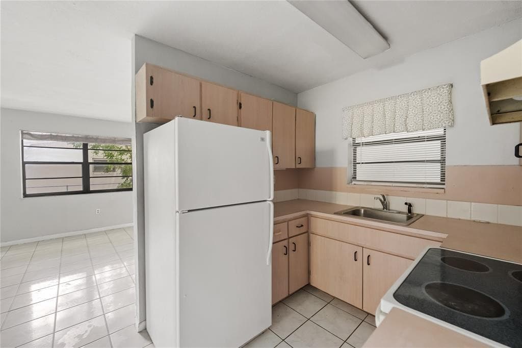 1925 Madison Street 14, Hollywood, FL 33020 — photo 4 of 9